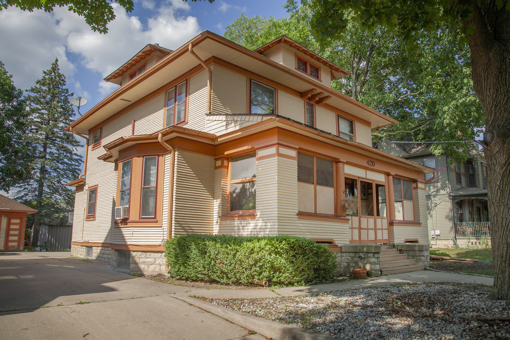 420 Fulton Street, Elgin, IL 60120