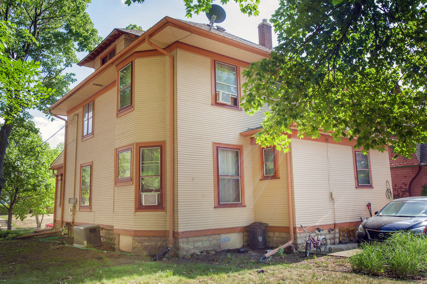 420 Fulton Street, Elgin, IL 60120