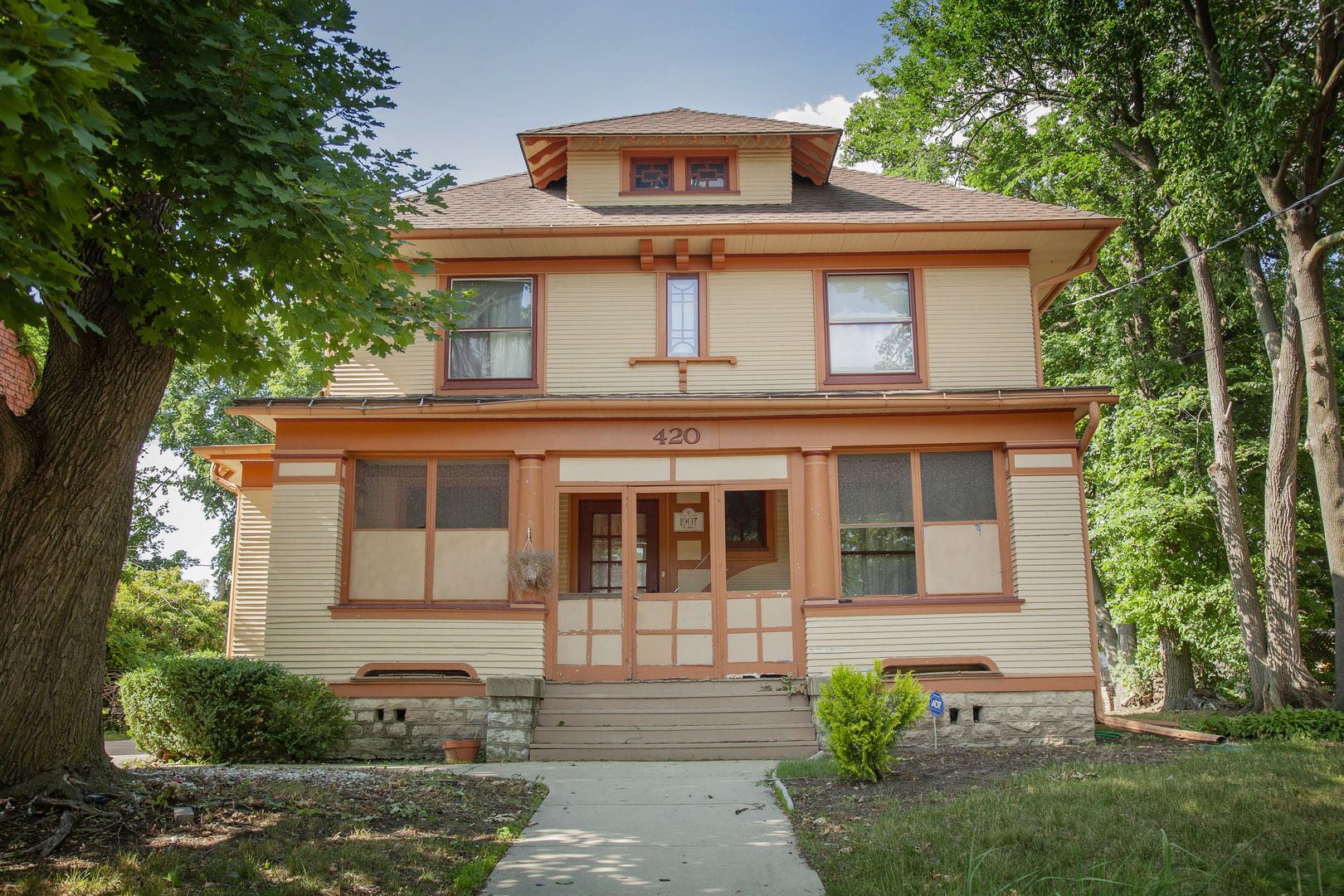 420 Fulton Street, Elgin, IL 60120