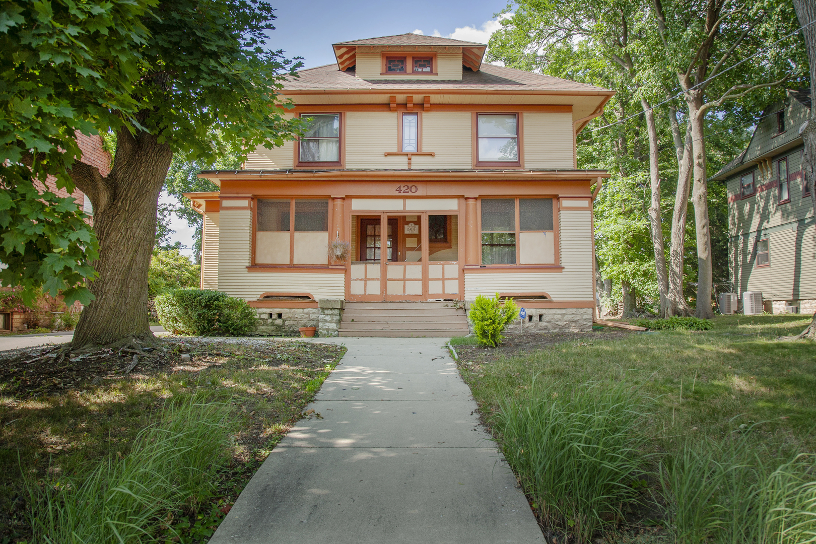 420 Fulton Street, Elgin, IL 60120