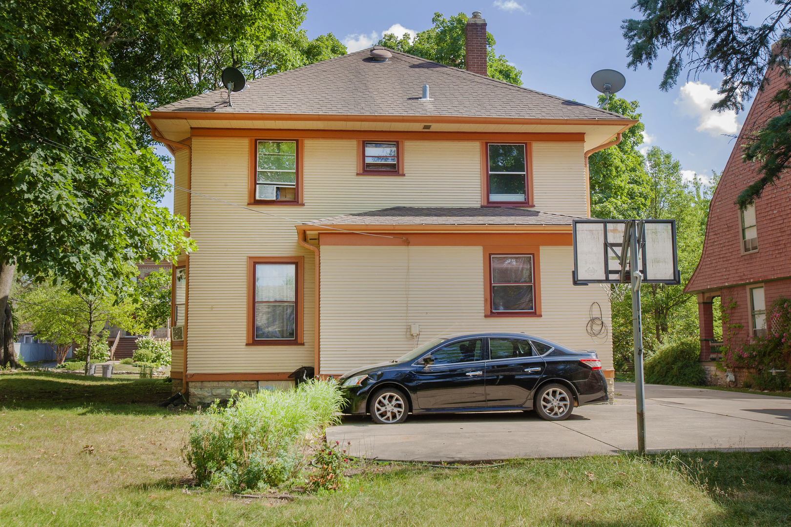 420 Fulton Street, Elgin, IL 60120