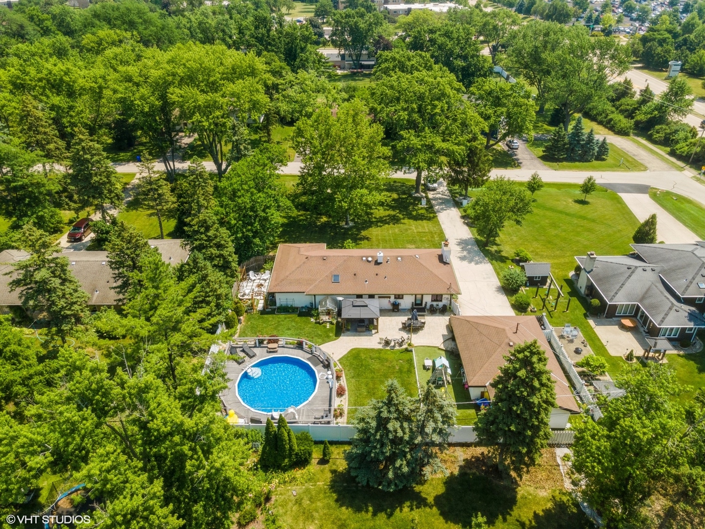 390 S Kenilworth Avenue, Glen Ellyn, IL 60137