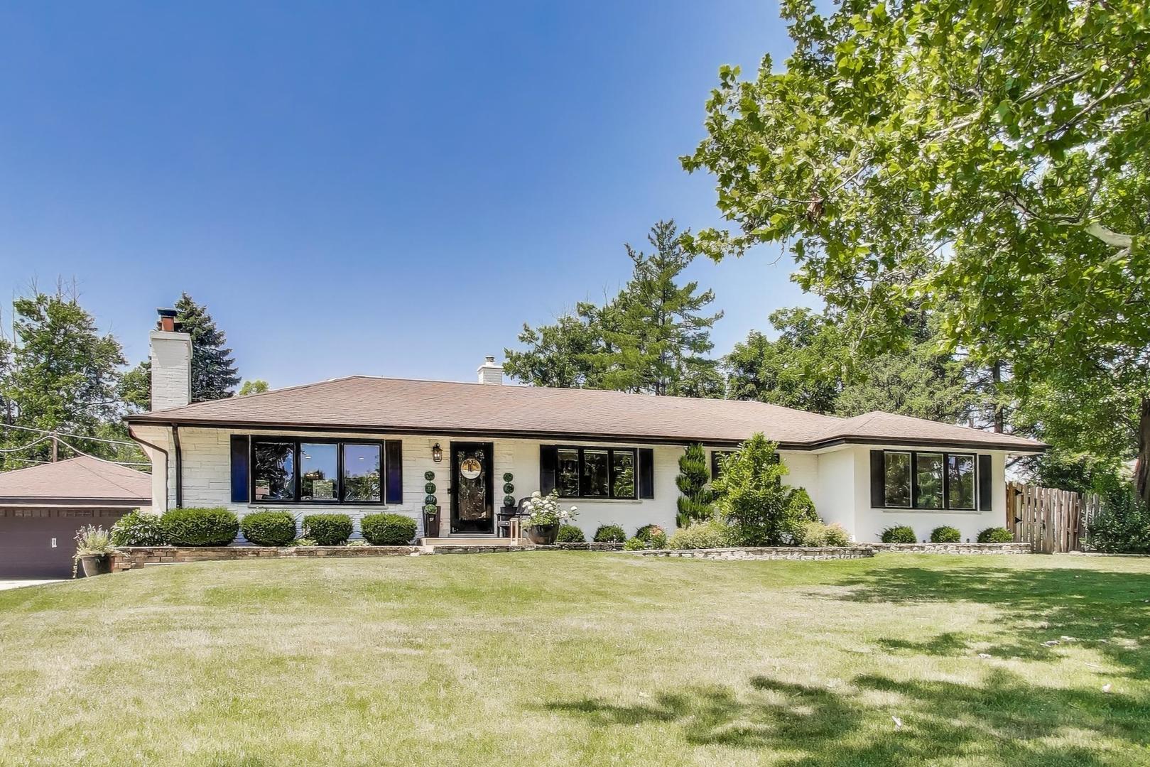 390 S Kenilworth Avenue, Glen Ellyn, IL 60137