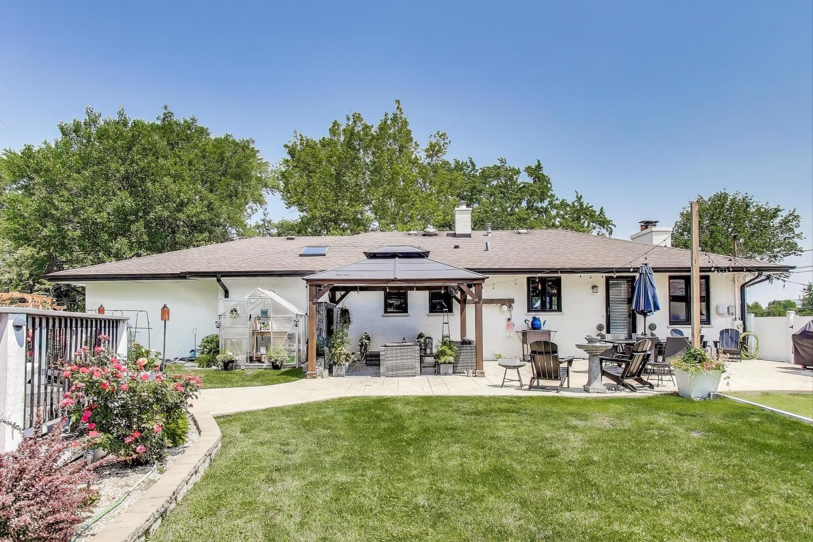 390 S Kenilworth Avenue, Glen Ellyn, IL 60137