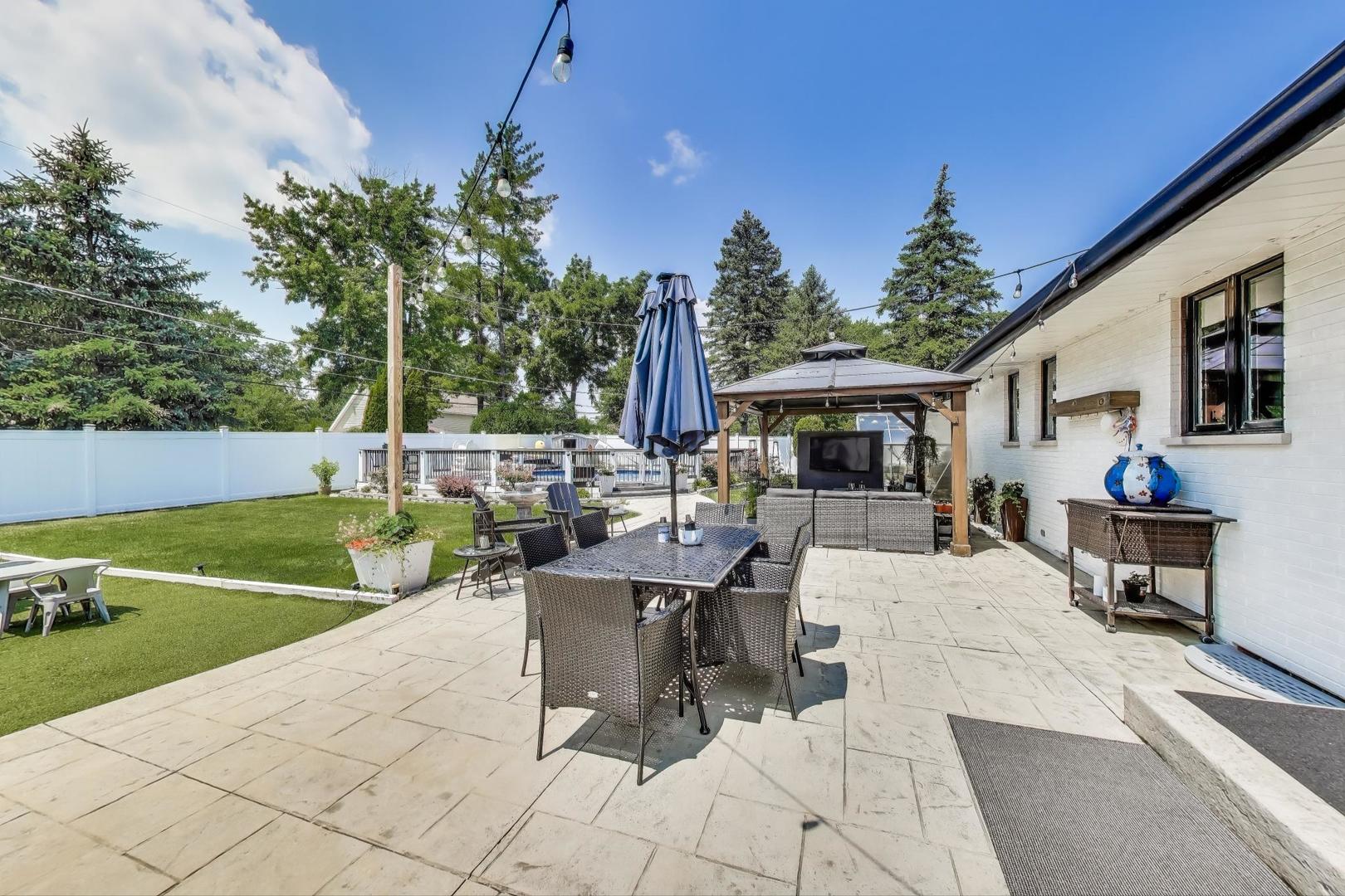390 S Kenilworth Avenue, Glen Ellyn, IL 60137