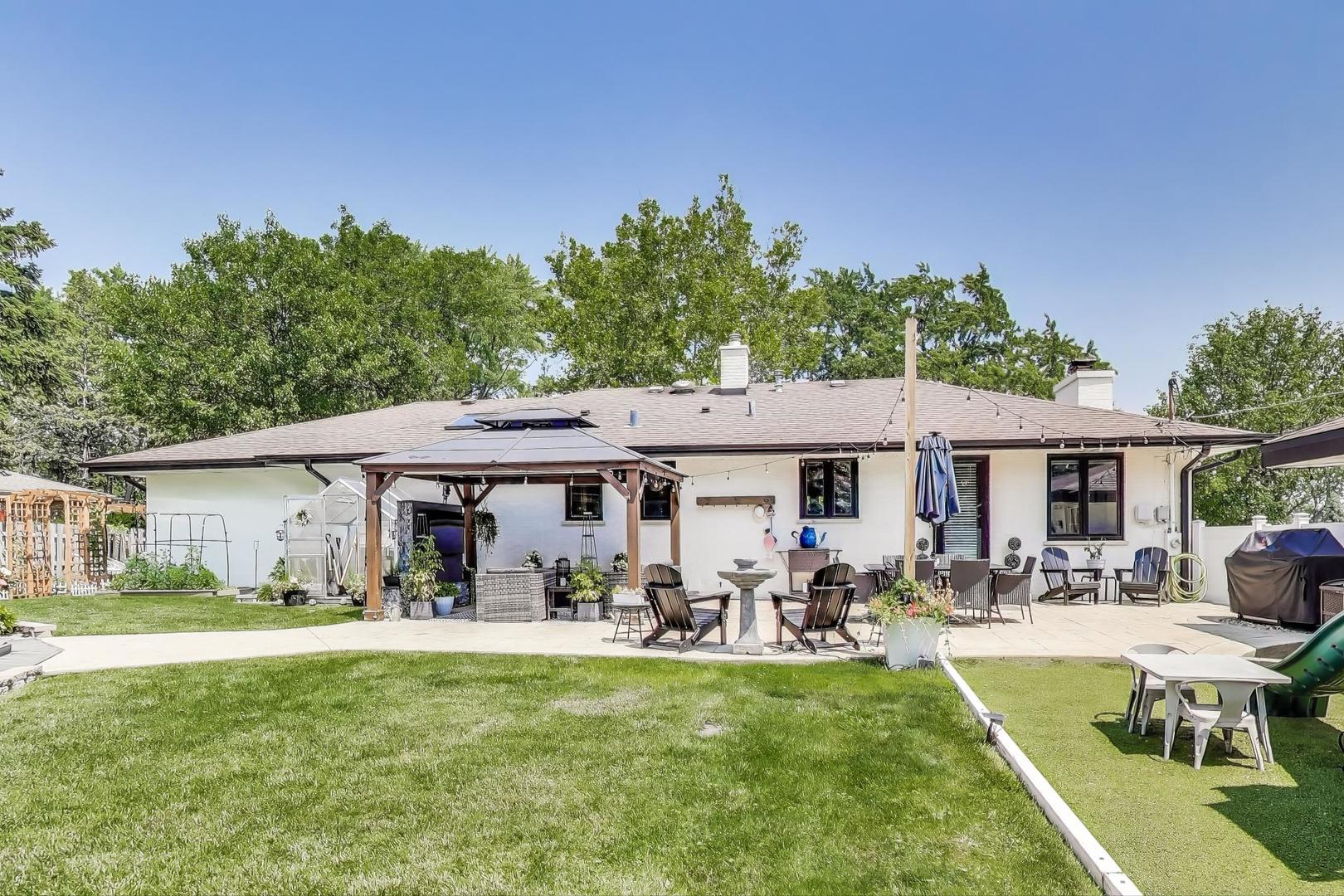 390 S Kenilworth Avenue, Glen Ellyn, IL 60137