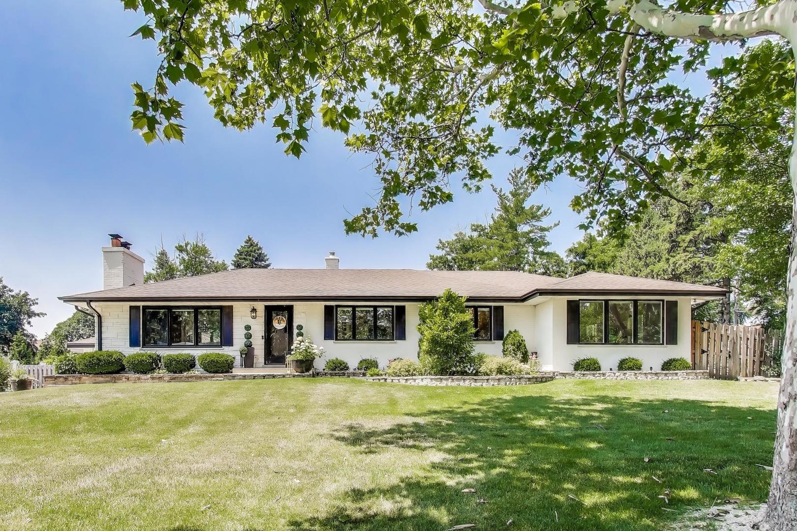 390 S Kenilworth Avenue, Glen Ellyn, IL 60137