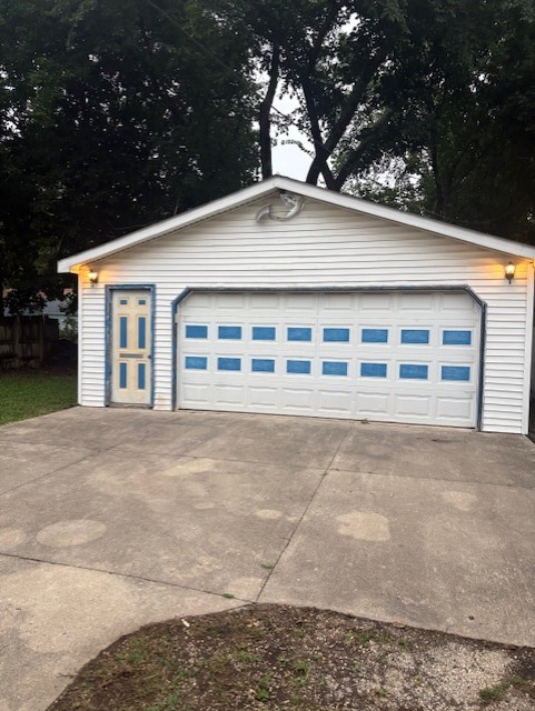 915 S Liberty Street, Elgin, IL 60120