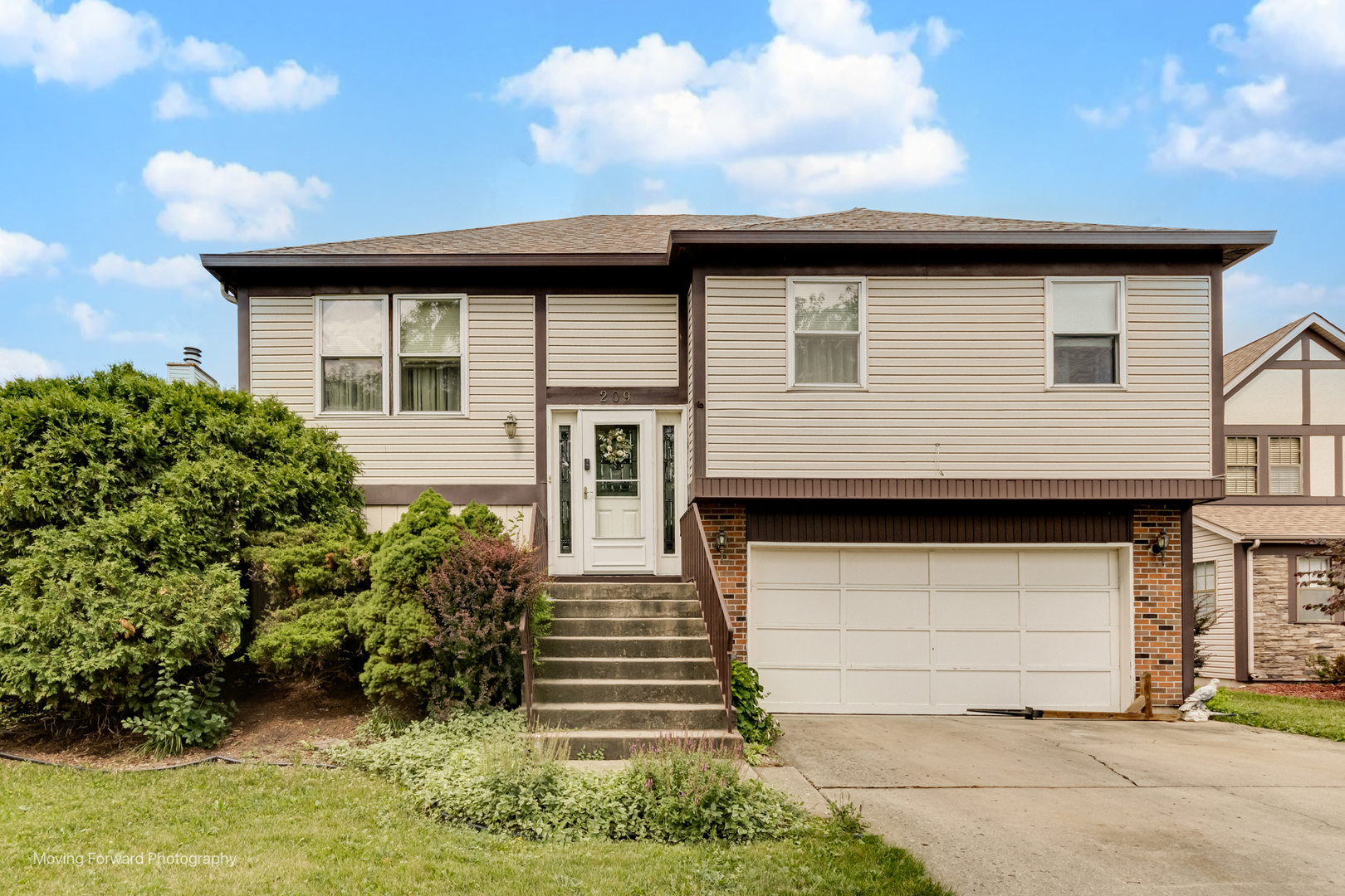 209 Campbell Drive, Bolingbrook, IL 60440