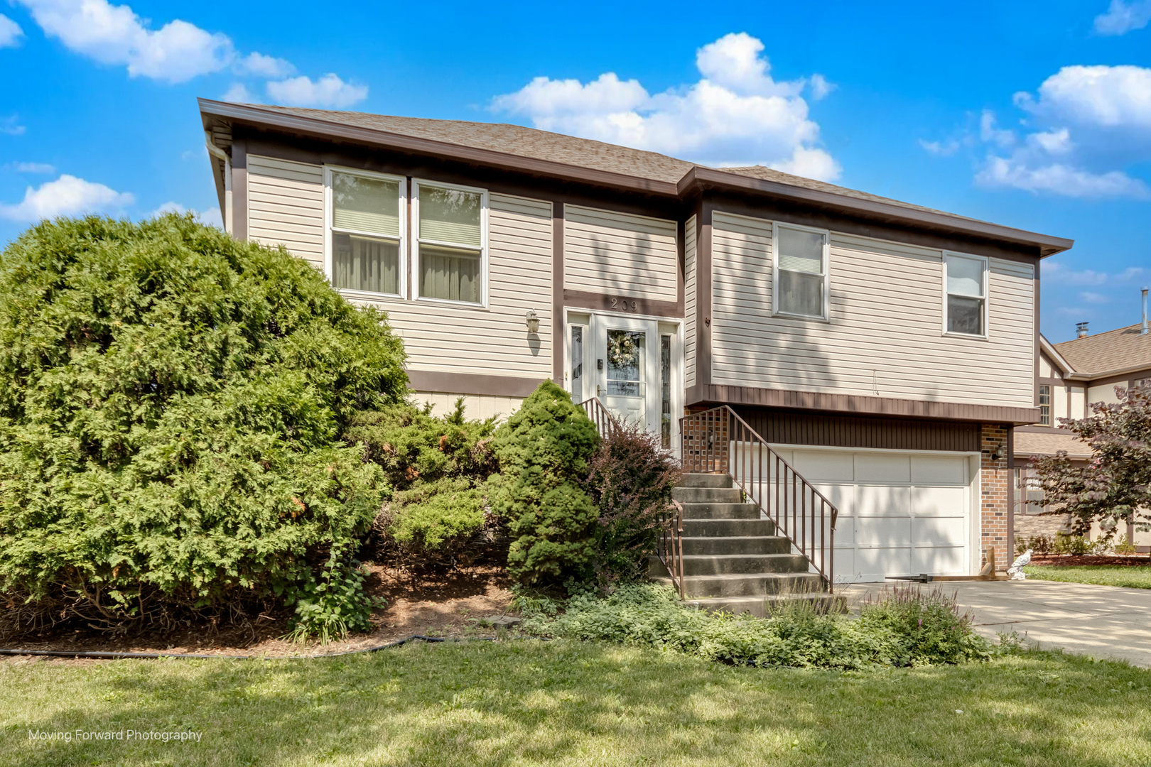 209 Campbell Drive, Bolingbrook, IL 60440