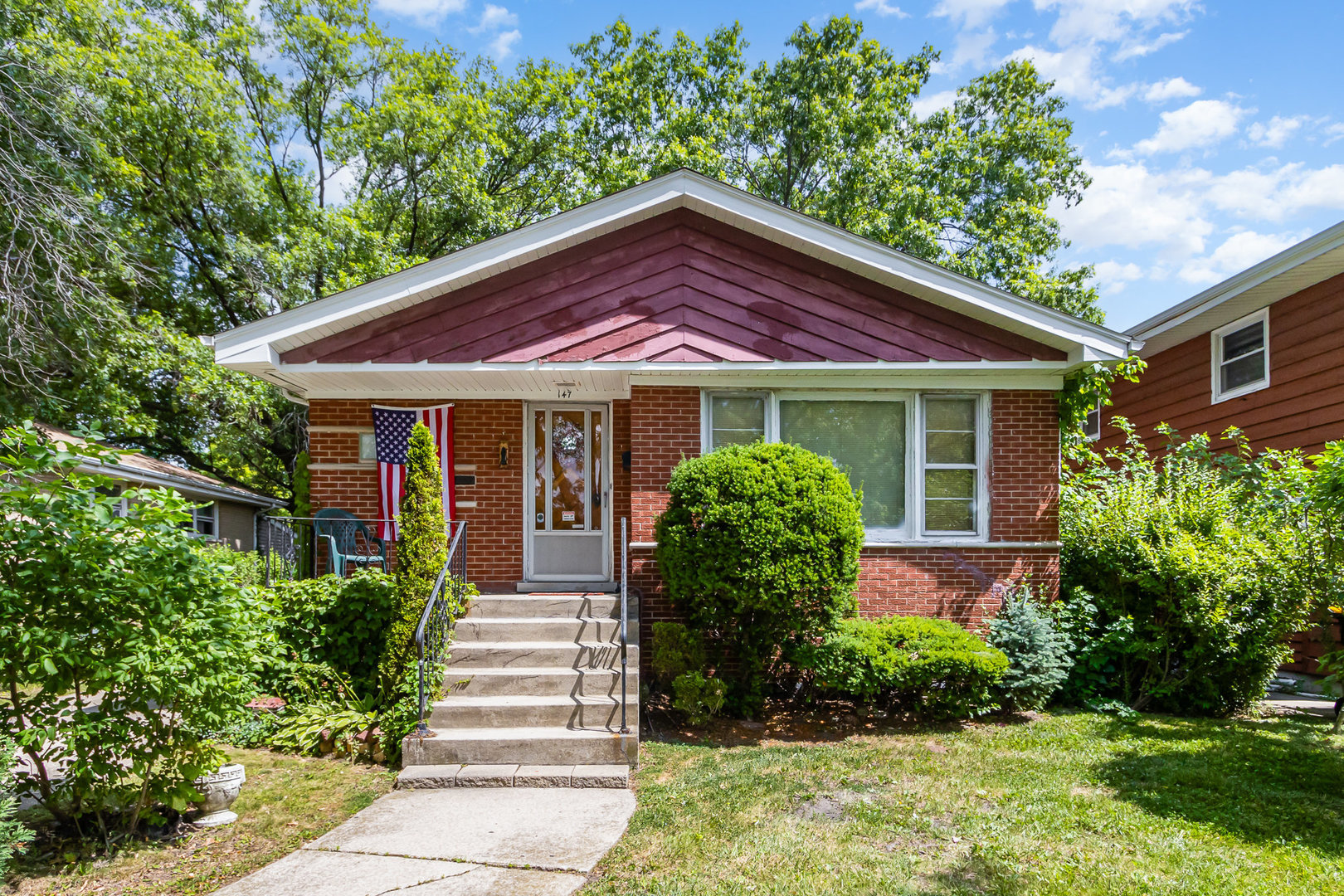 147 W 27th Place, South Chicago Heights, IL 60411