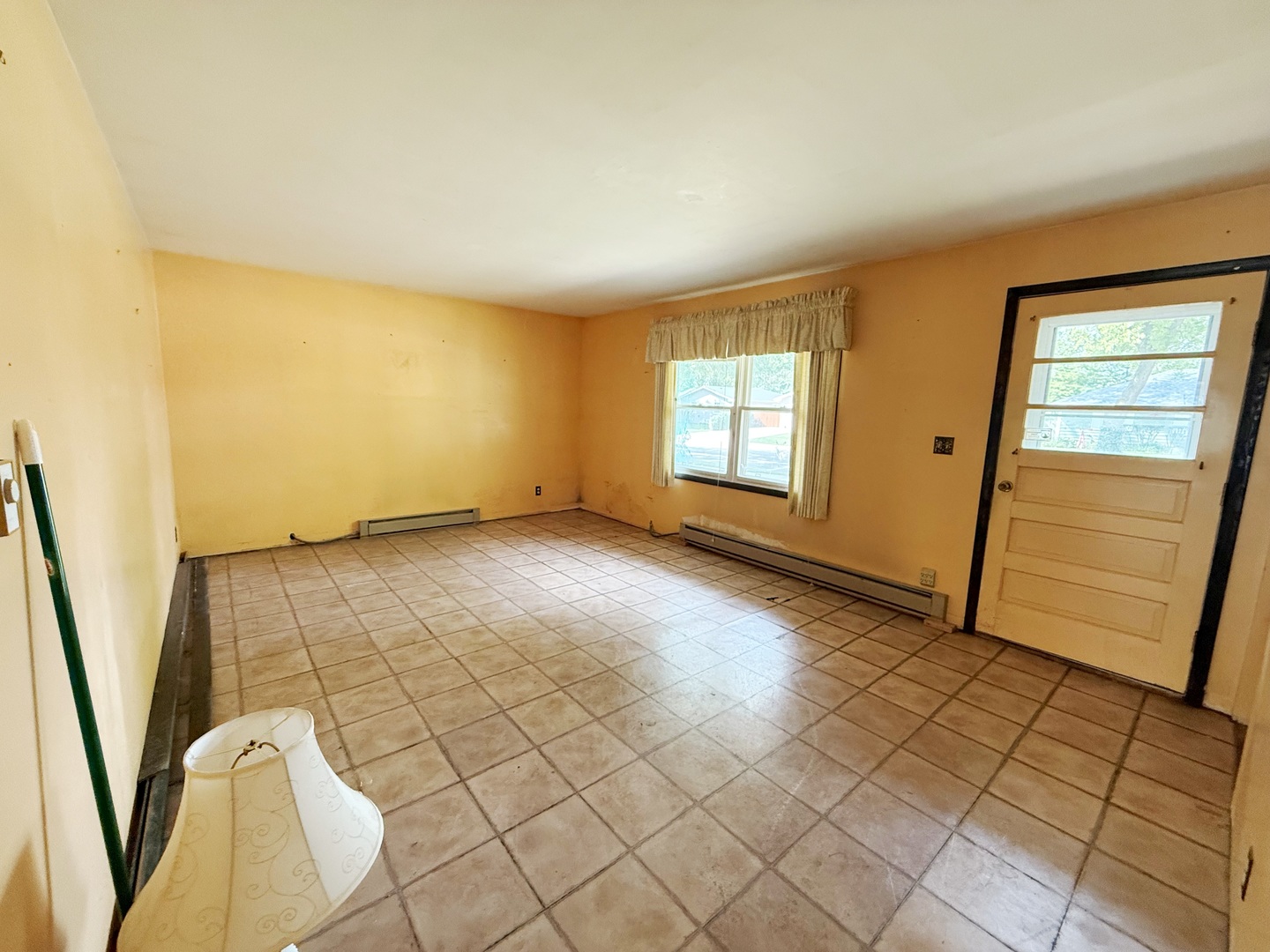 1041 N Elmwood Drive, Aurora, IL 60506