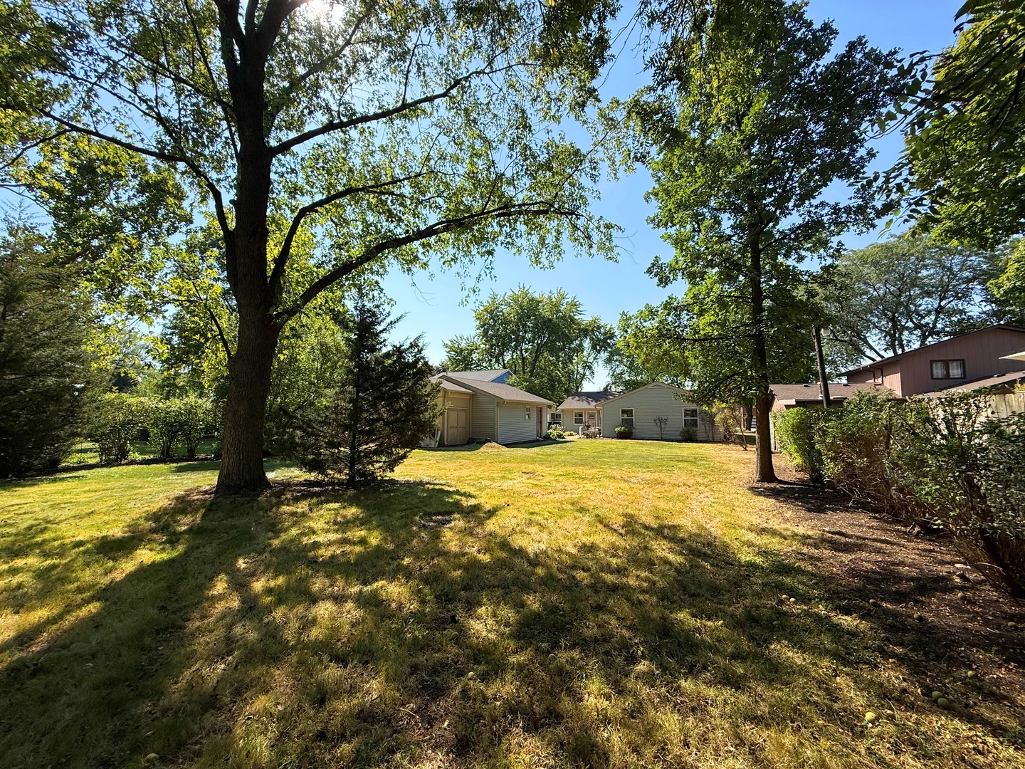 1041 N Elmwood Drive, Aurora, IL 60506