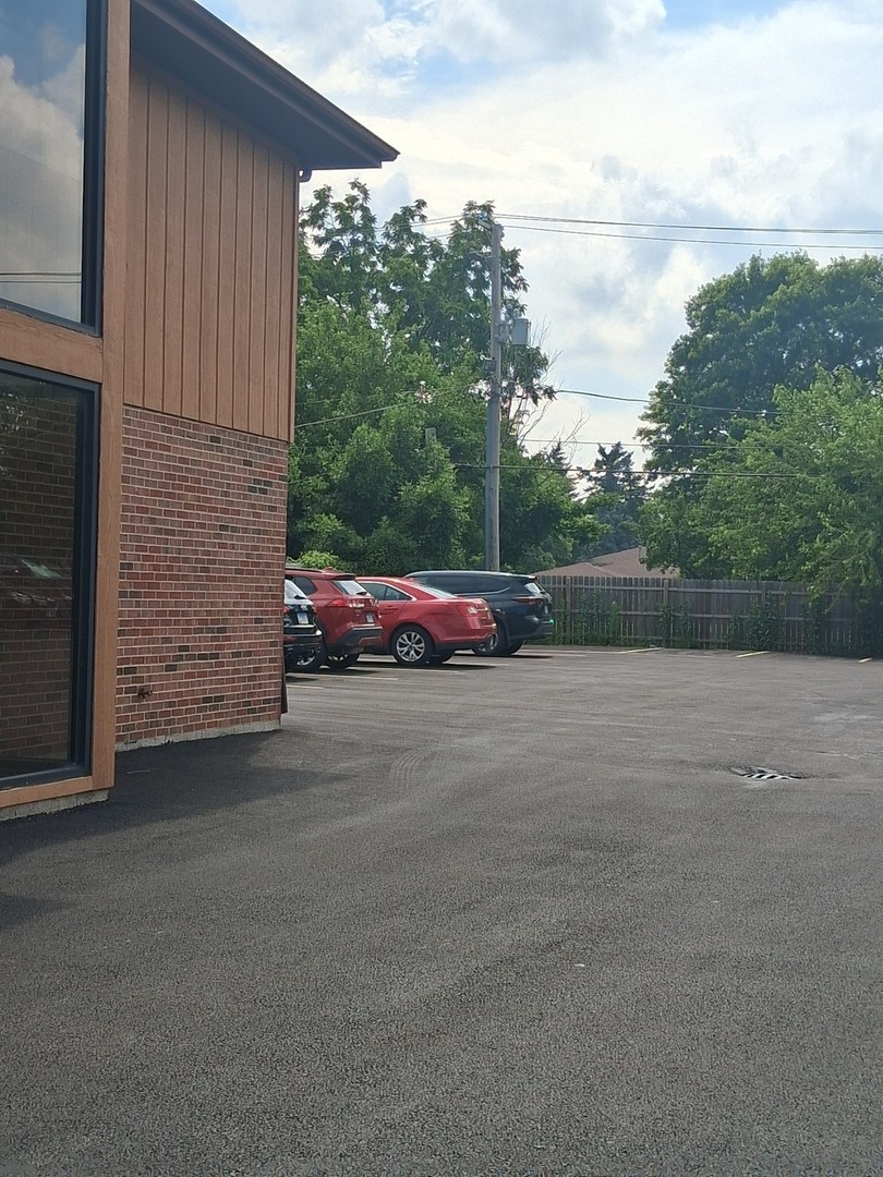 16750 Oak Park Avenue #2R, Tinley Park, IL 60477