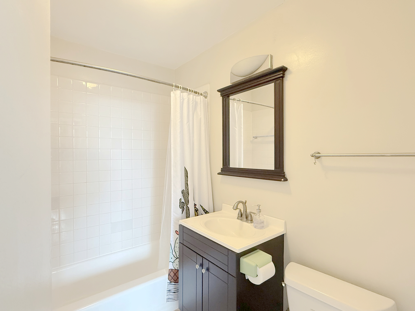 6301 N Sheridan Road #21E, Chicago, IL 60660
