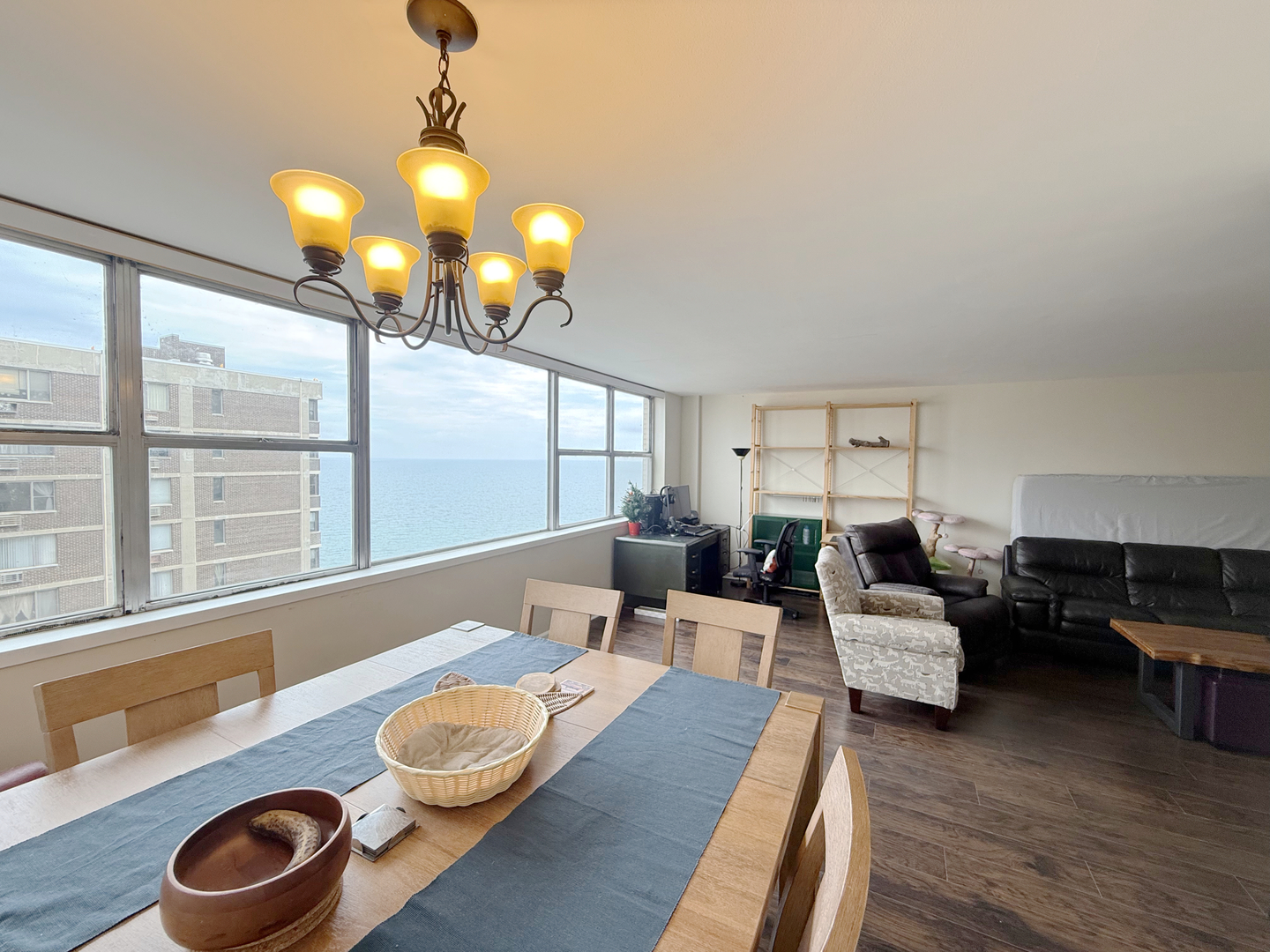 6301 N Sheridan Road #21E, Chicago, IL 60660
