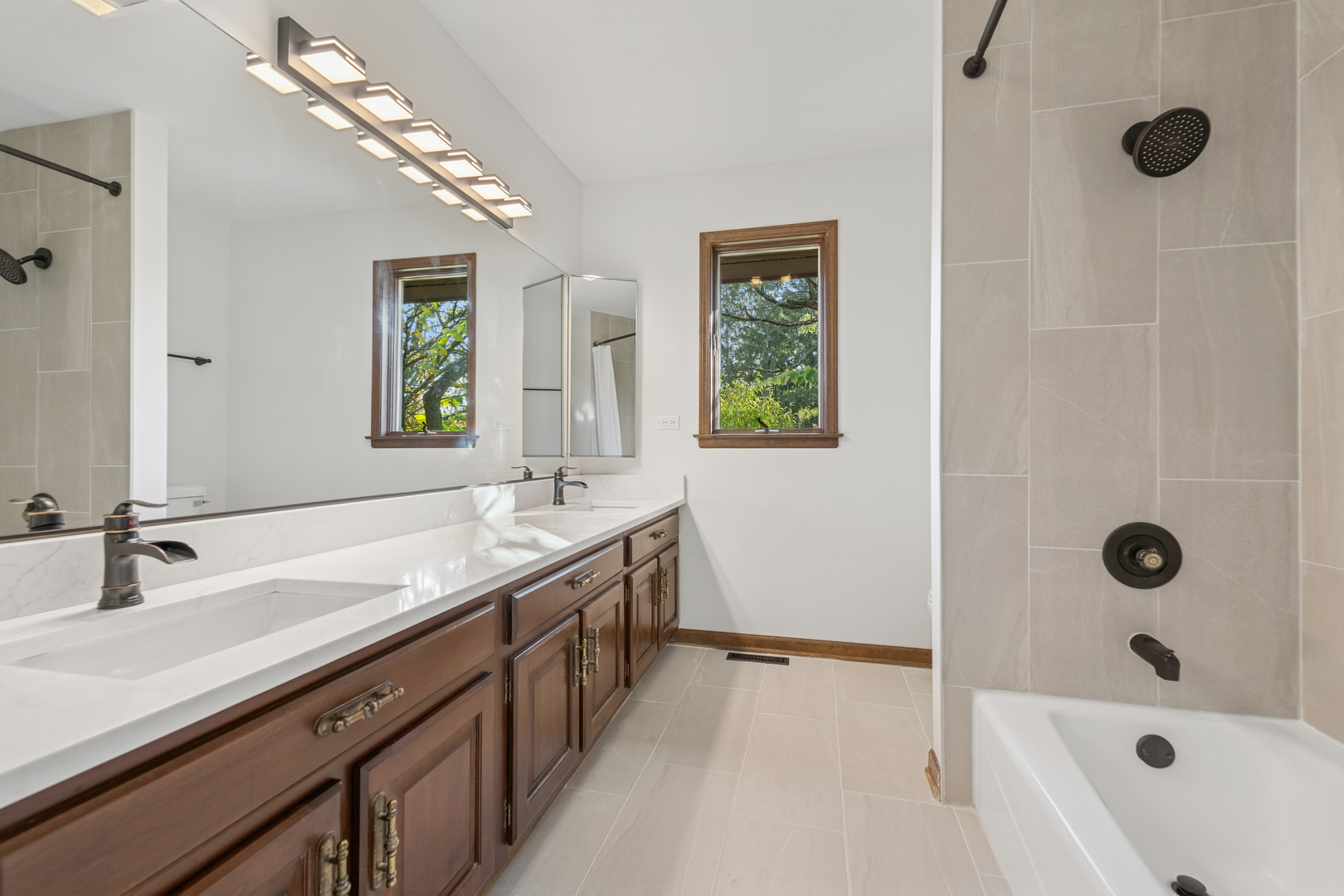 21839 Cambridge Drive, Kildeer, IL 60047