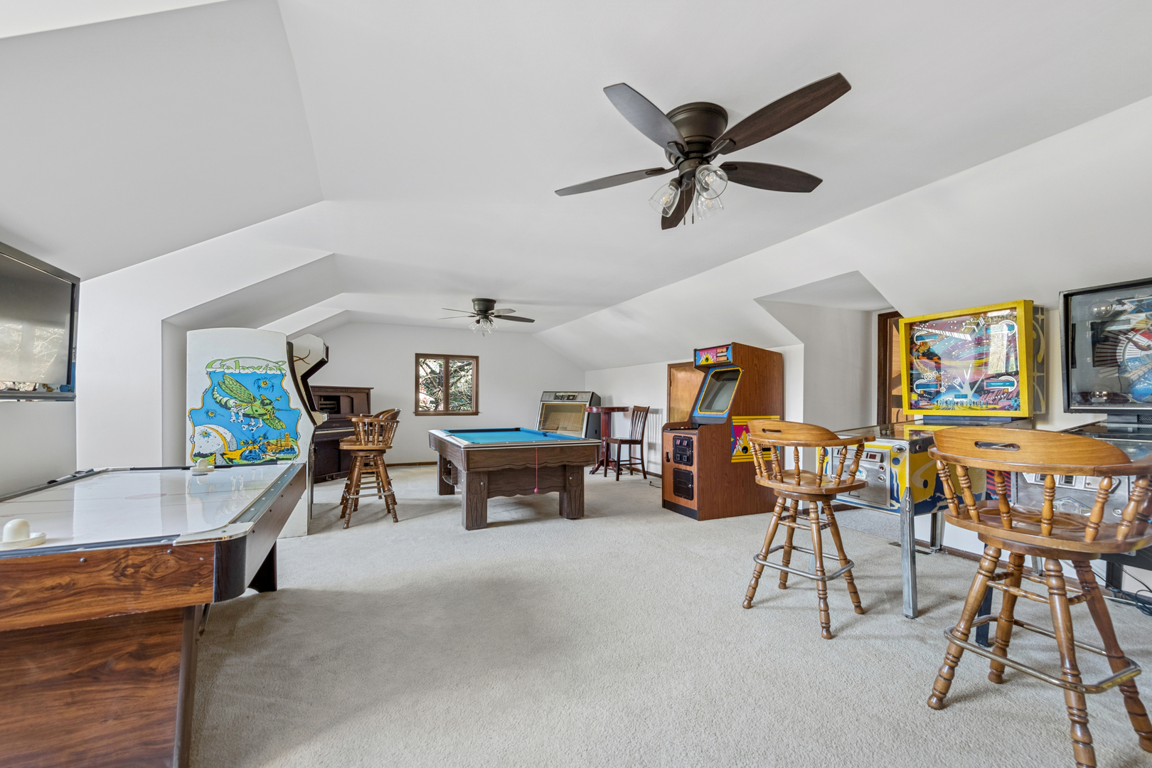 21839 Cambridge Drive, Kildeer, IL 60047