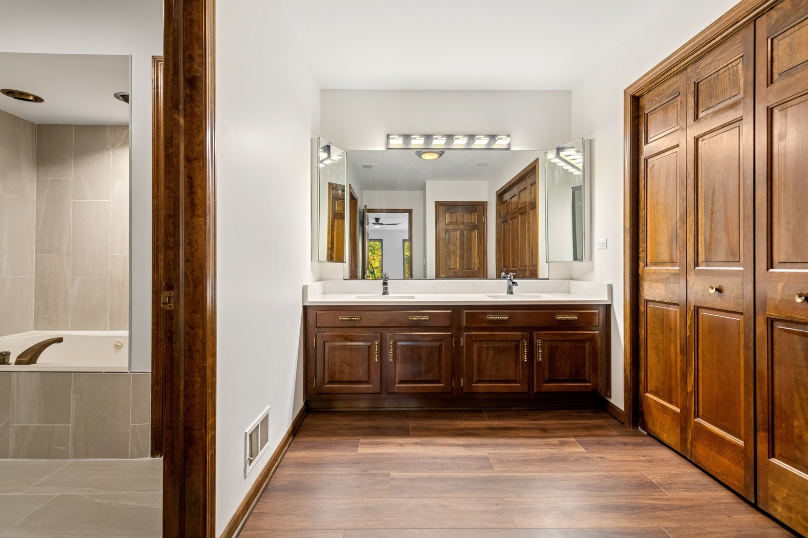 21839 Cambridge Drive, Kildeer, IL 60047