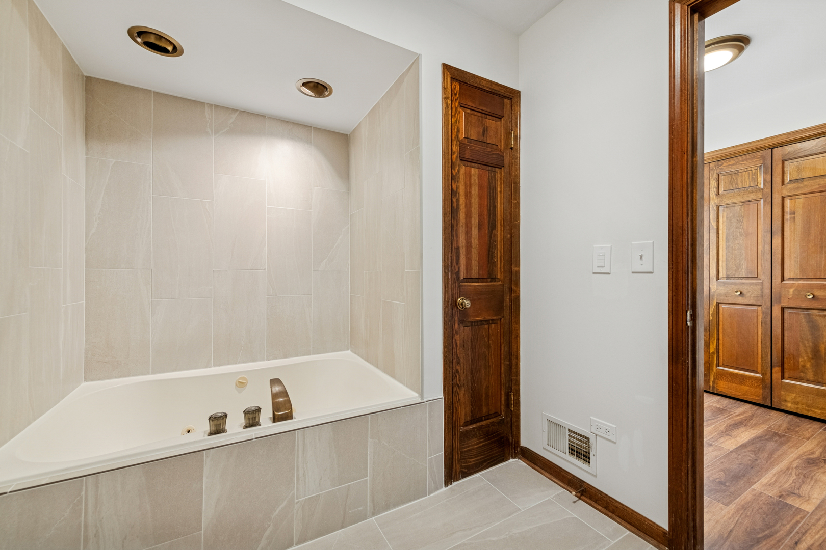 21839 Cambridge Drive, Kildeer, IL 60047