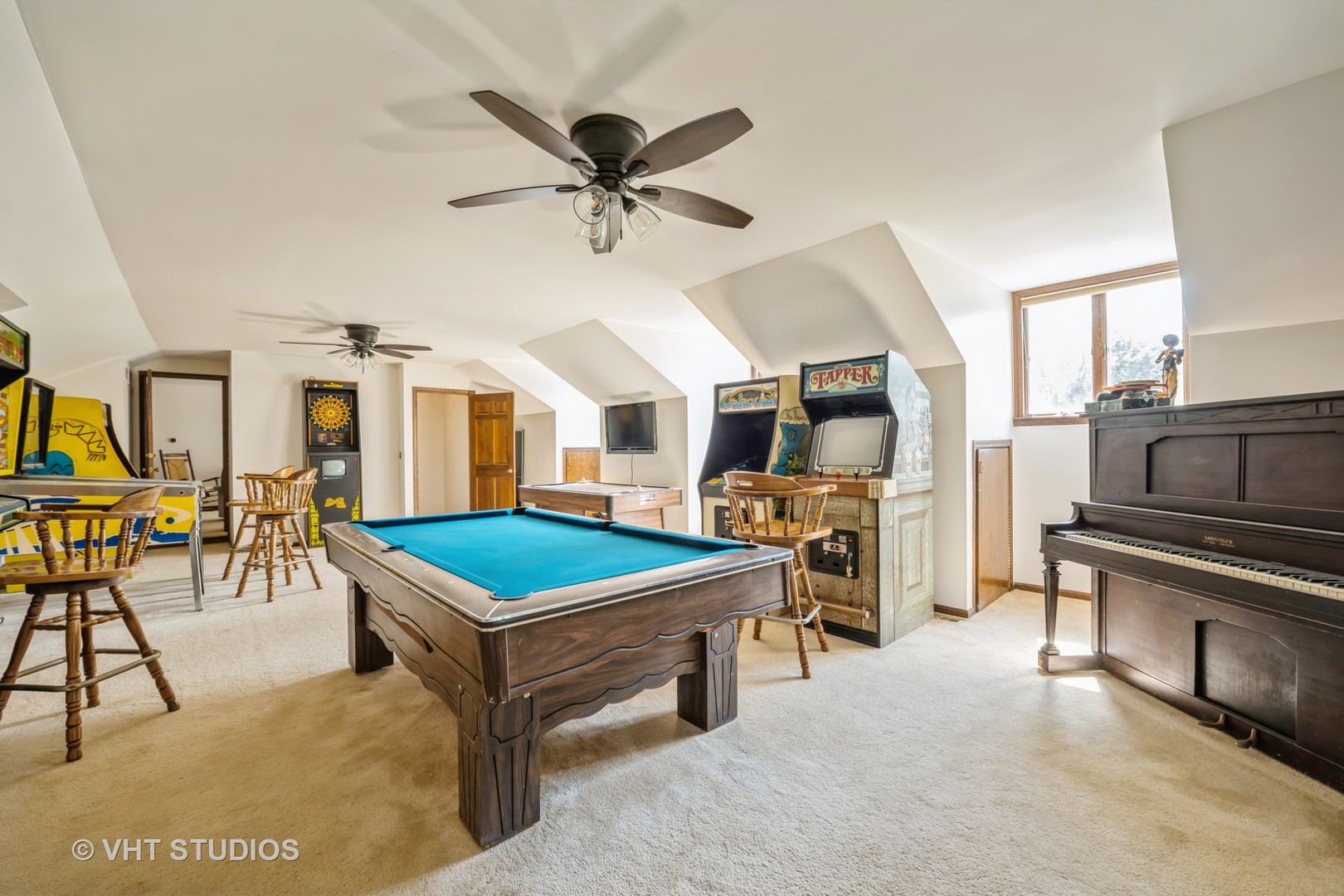 21839 Cambridge Drive, Kildeer, IL 60047