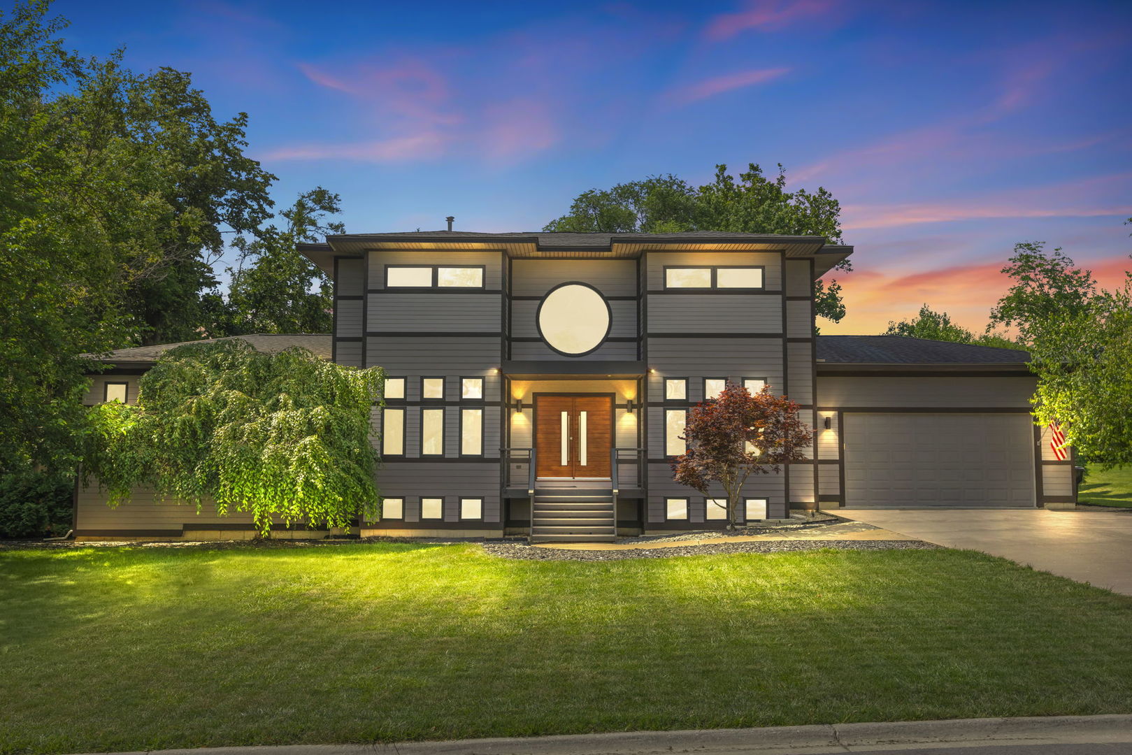 11225 Arrowhead Trail, Indian Head Park, IL 60525