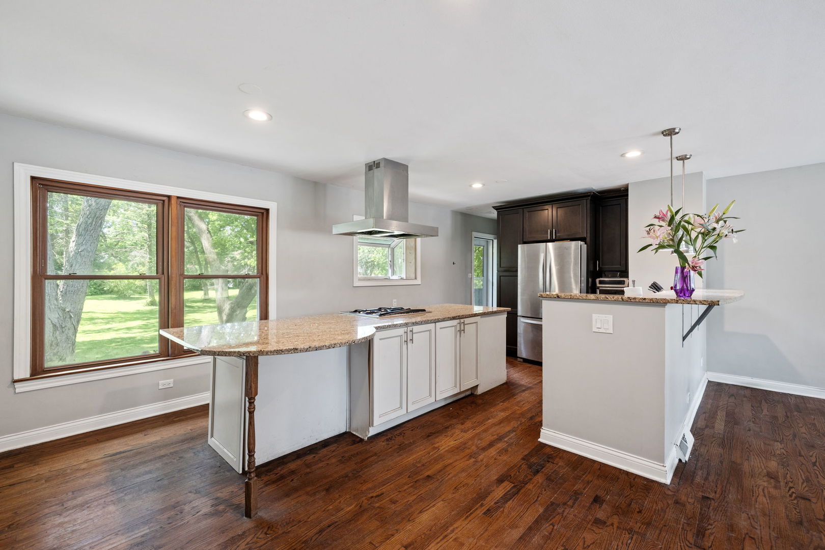 7942 Tennessee Avenue, Willowbrook, IL 60527