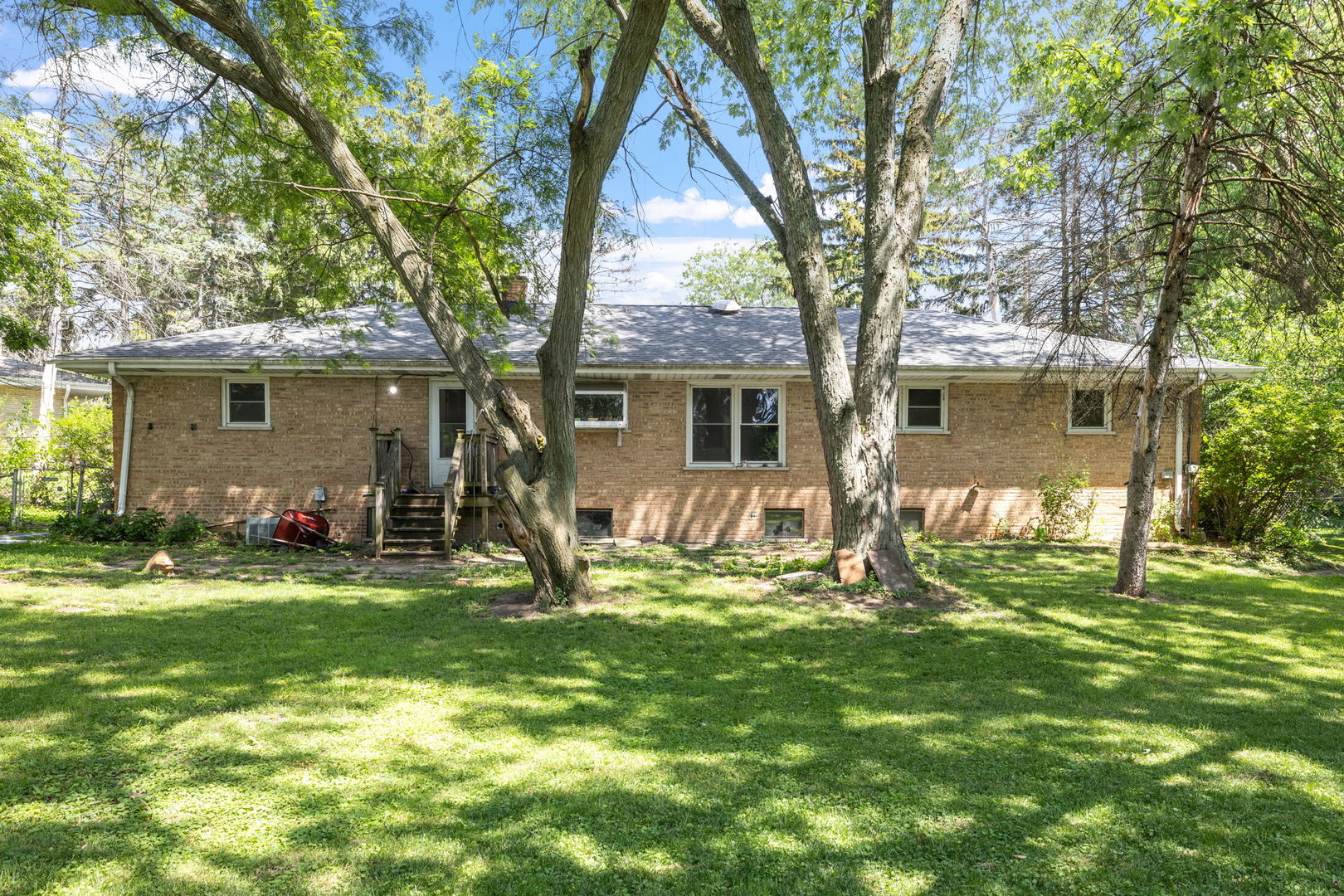 7942 Tennessee Avenue, Willowbrook, IL 60527