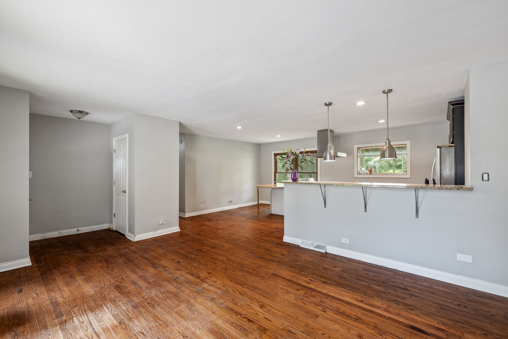 7942 Tennessee Avenue, Willowbrook, IL 60527