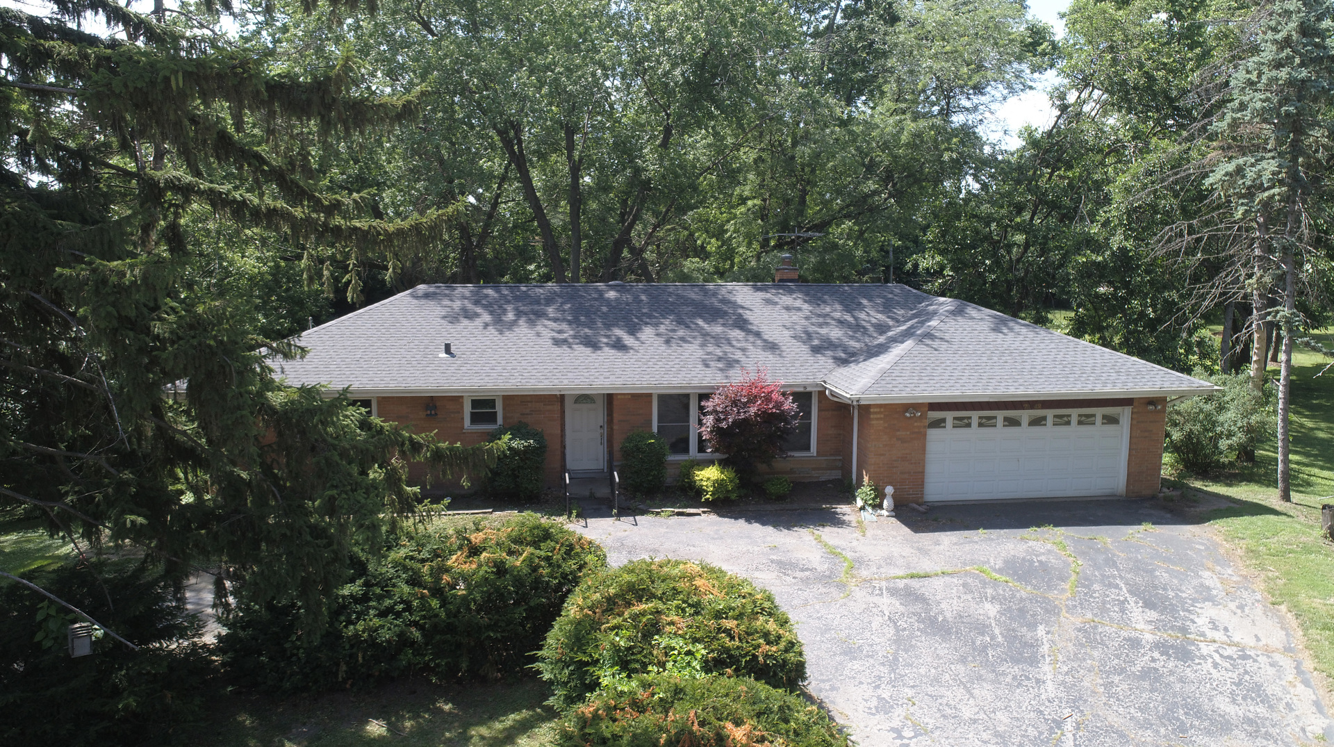 7942 Tennessee Avenue, Willowbrook, IL 60527