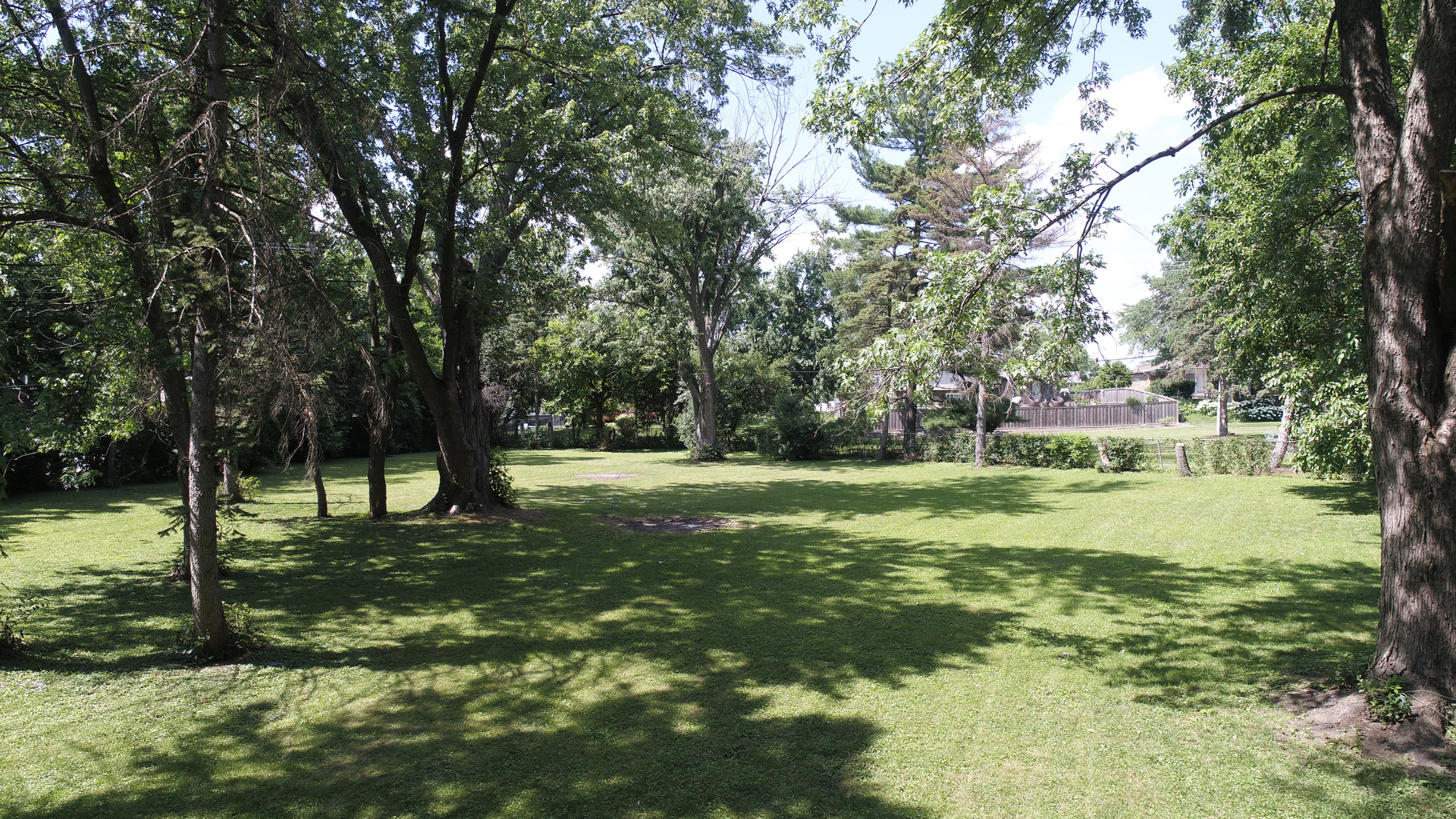 7942 Tennessee Avenue, Willowbrook, IL 60527