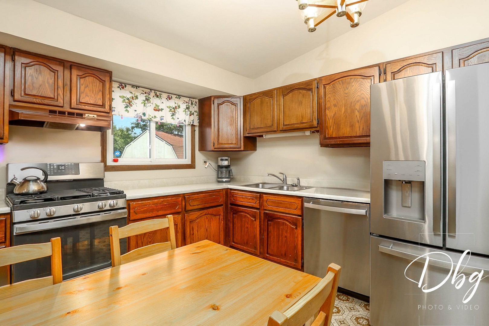 4750 CREST Court, Waukegan, IL 60085