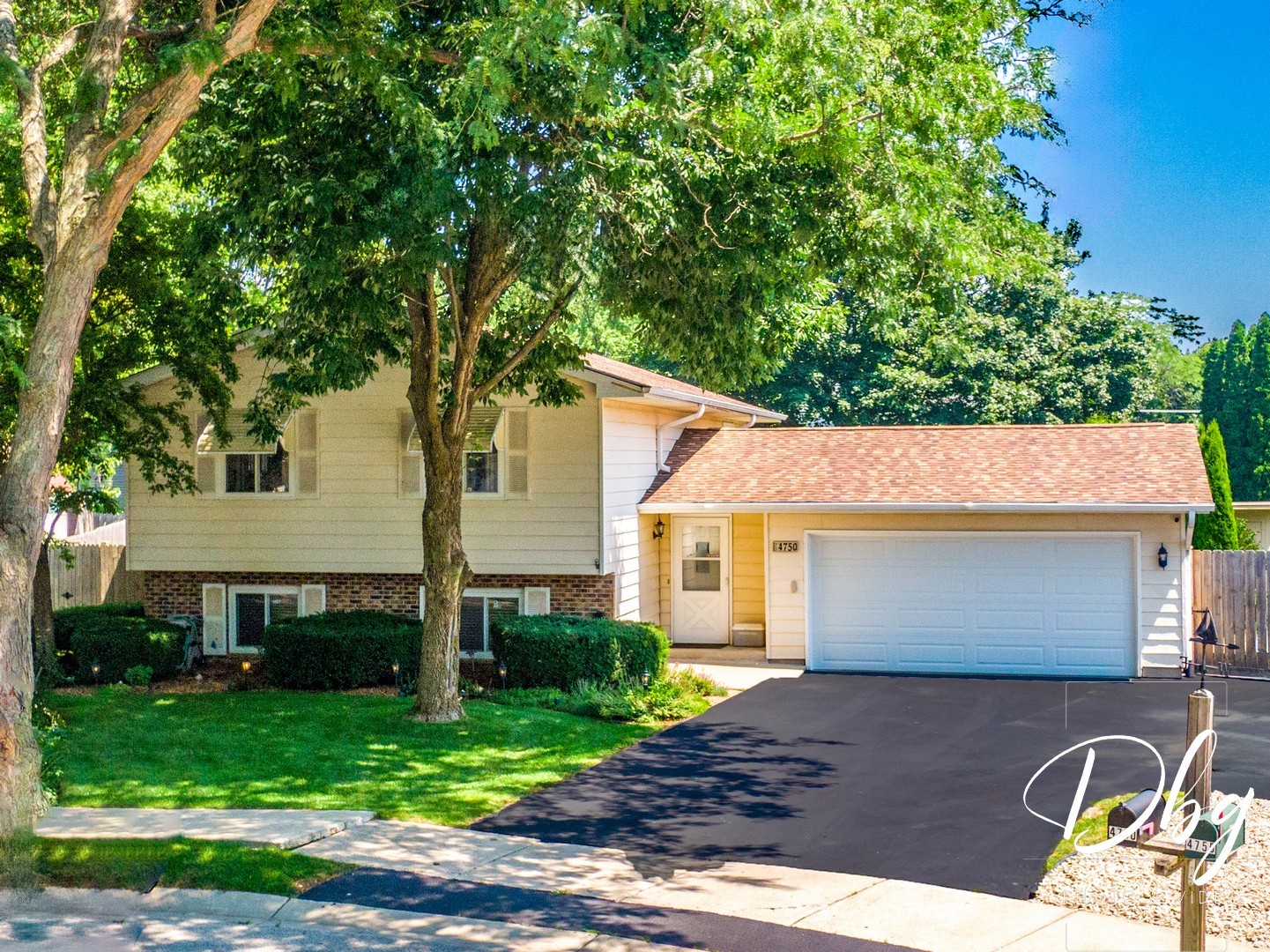 4750 CREST Court, Waukegan, IL 60085