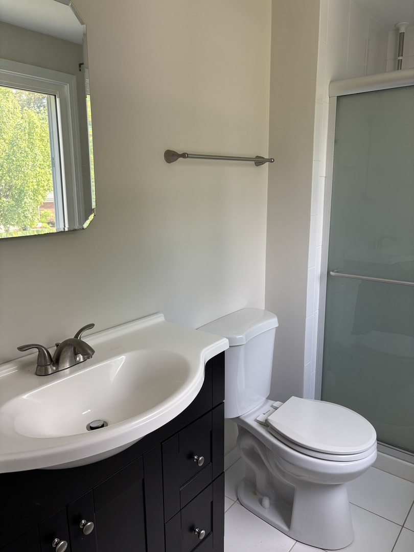 1019 W White Oak Street, Arlington Heights, IL 60005
