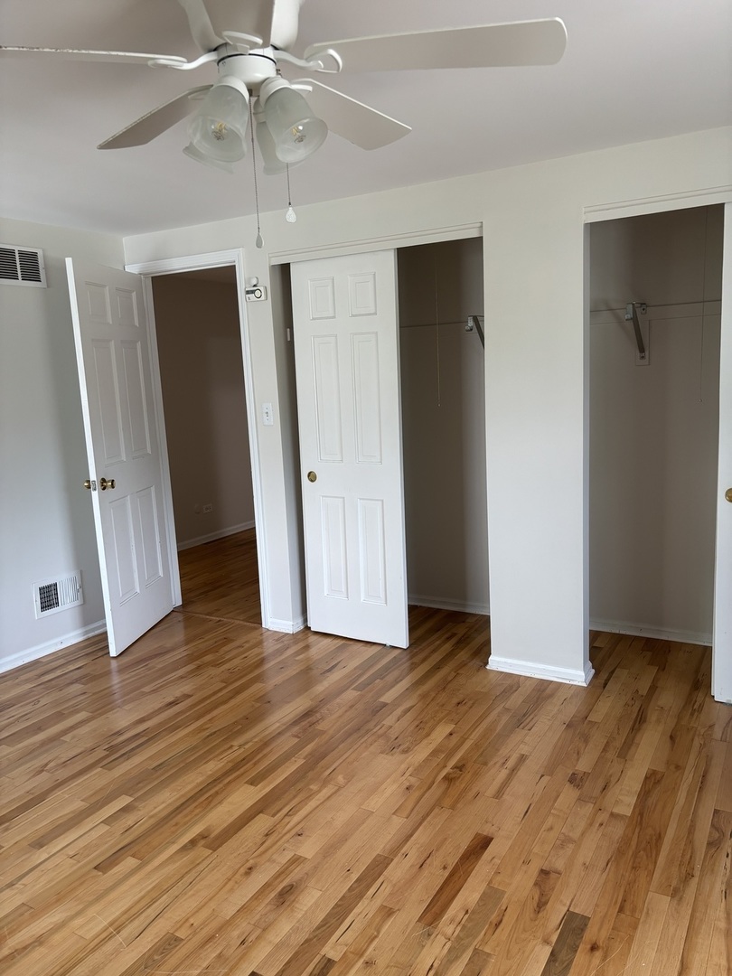 1019 W White Oak Street, Arlington Heights, IL 60005