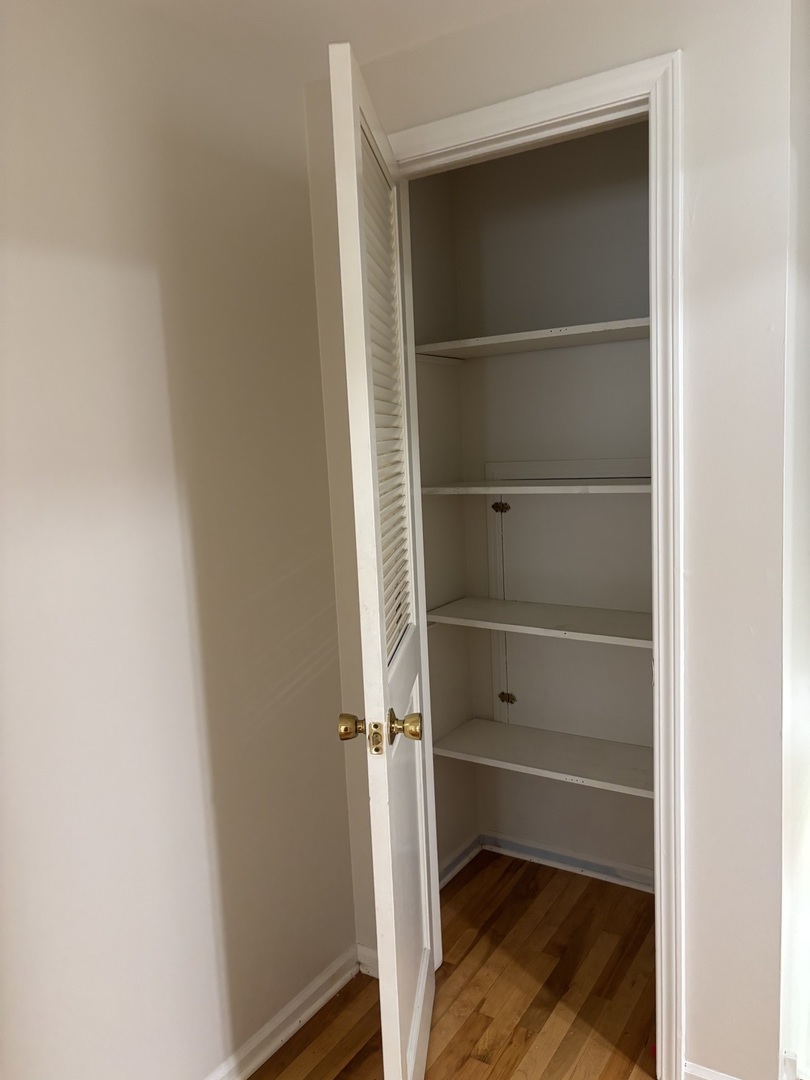1019 W White Oak Street, Arlington Heights, IL 60005