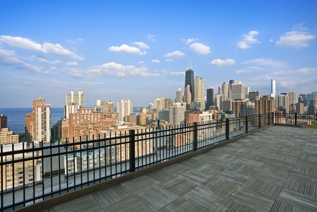 1360 N Sandburg Terrace #1807c, Chicago, IL 60610