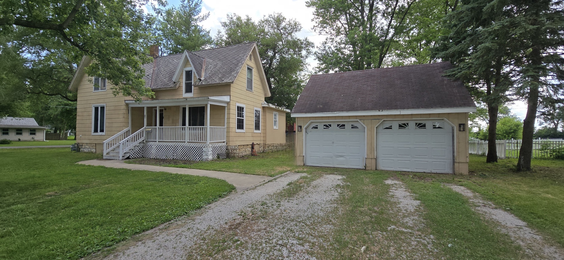401 N 2nd Avenue, Chenoa, IL 61726