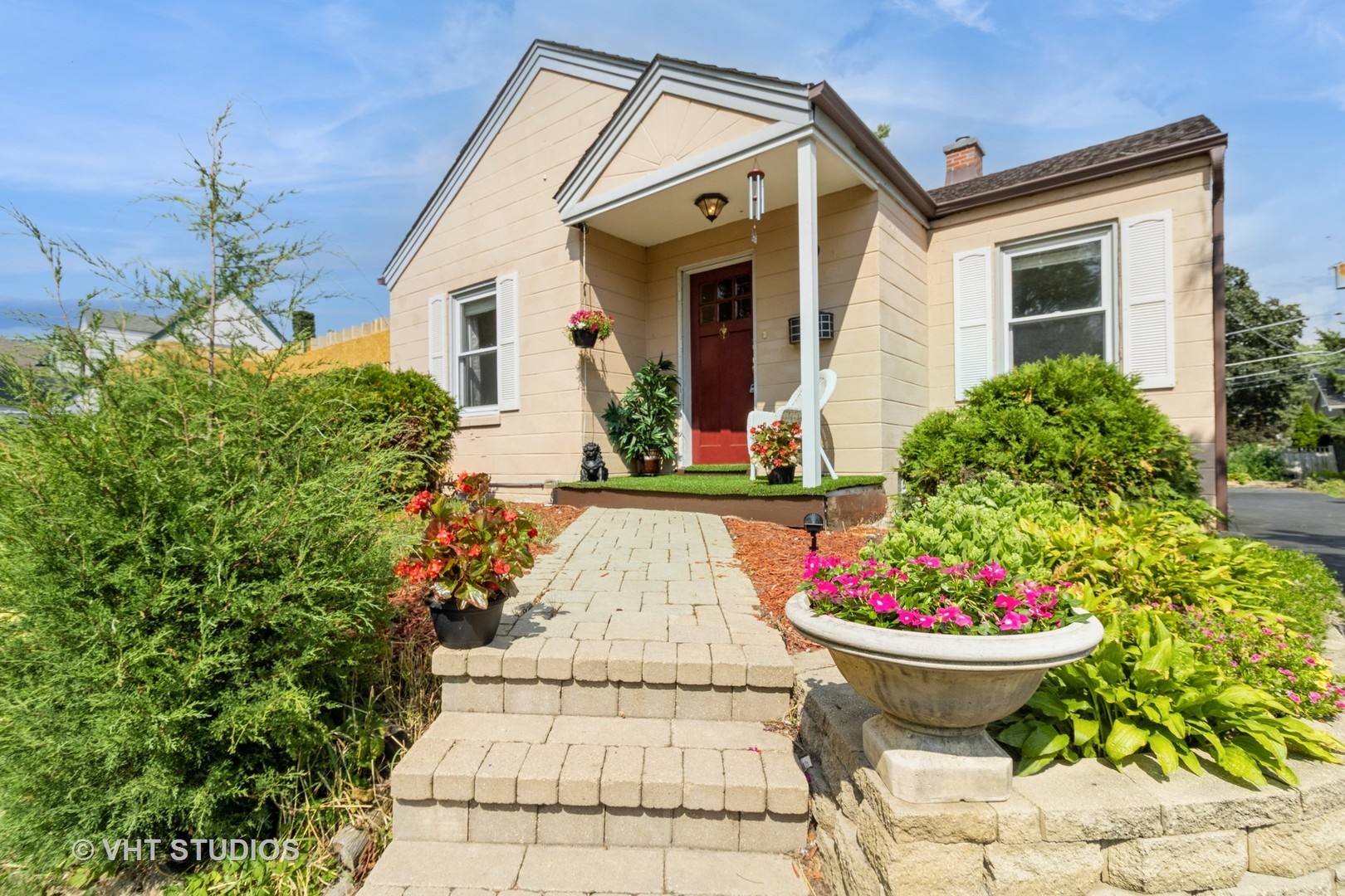 915 N Vail Avenue, Arlington Heights, IL 60004