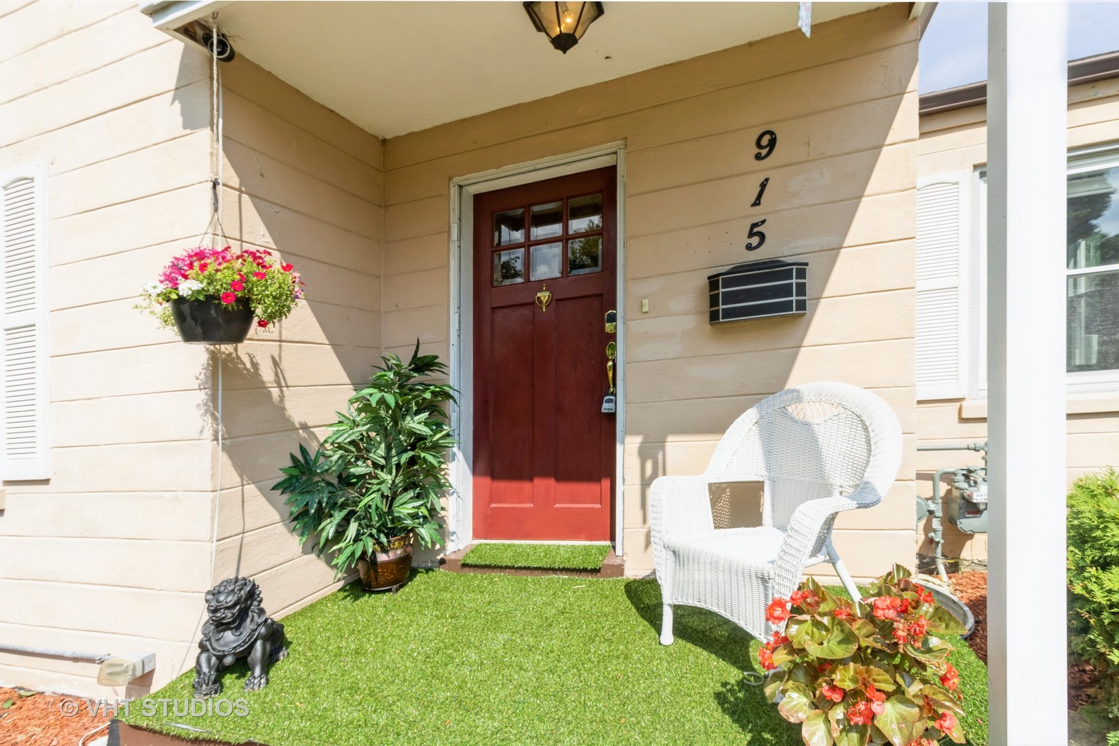 915 N Vail Avenue, Arlington Heights, IL 60004