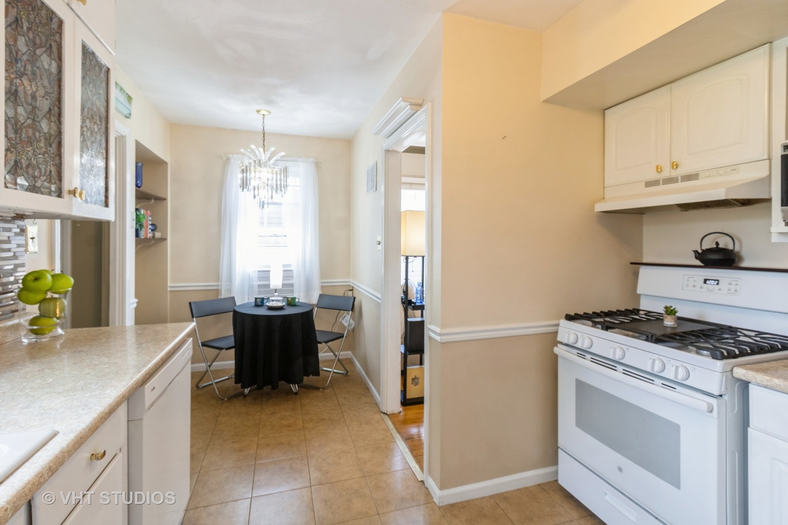 915 N Vail Avenue, Arlington Heights, IL 60004
