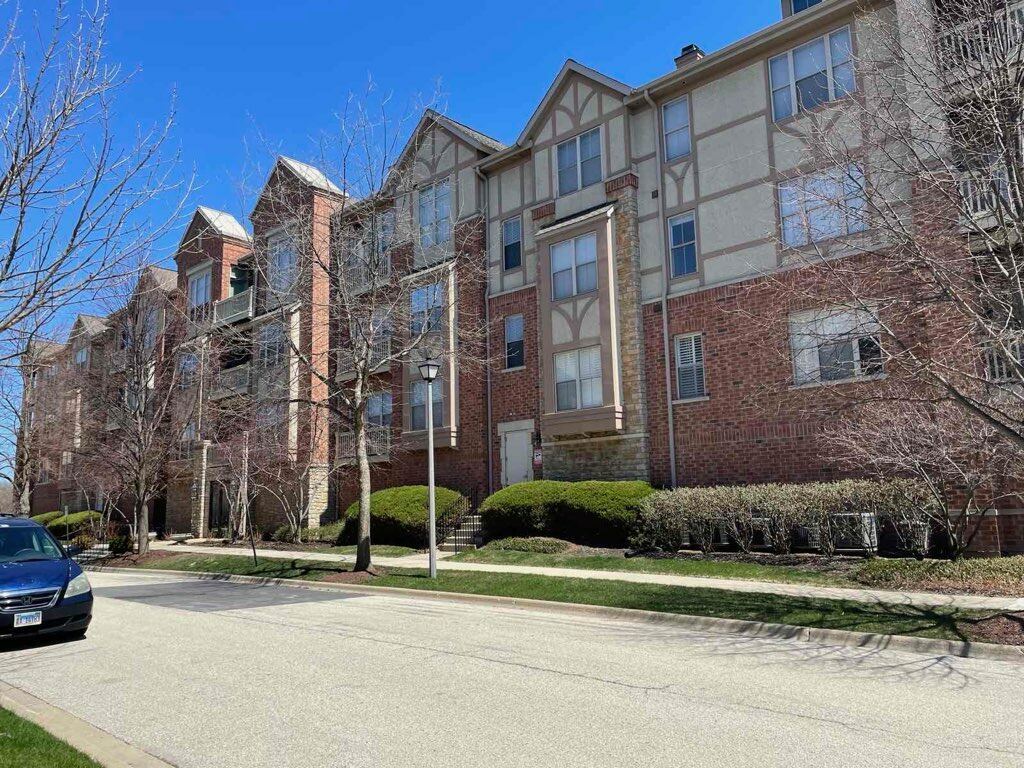 1739 Tudor Lane #207, Northbrook, IL 60062