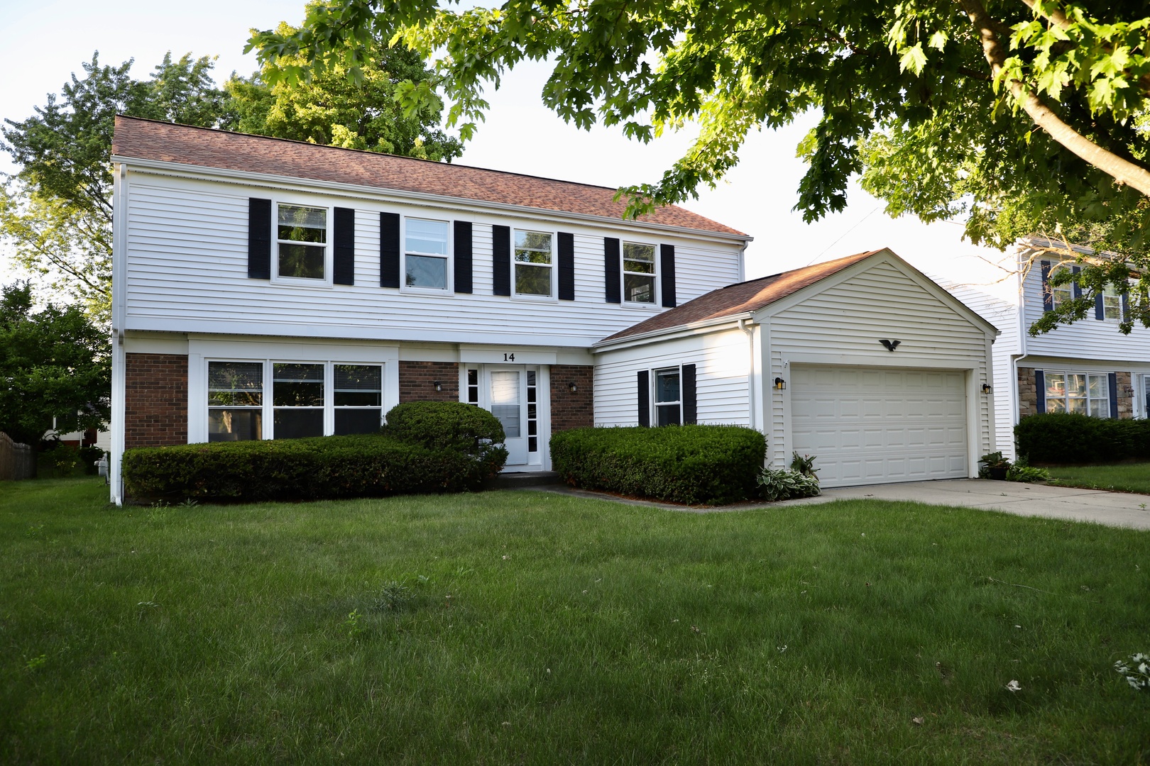 14 Edgewood Road, Vernon Hills, IL 60061