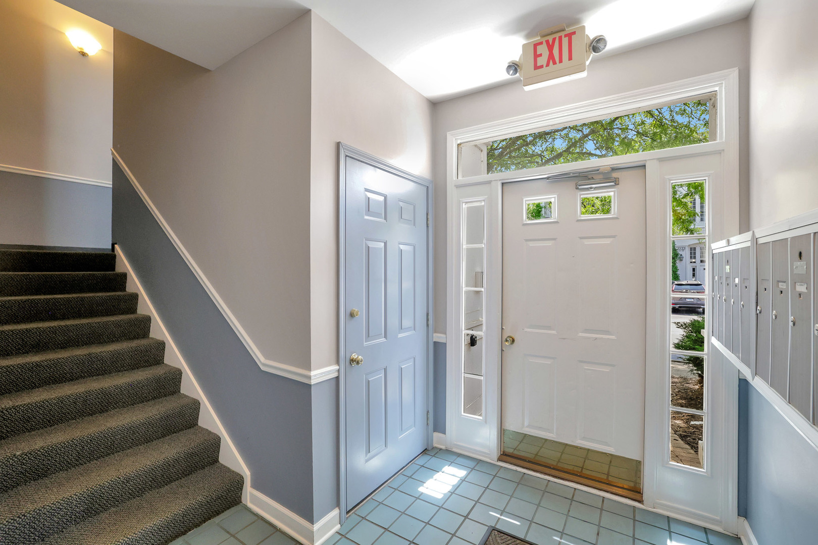 3317 Stratford Court #2E, Lake Bluff, IL 60044