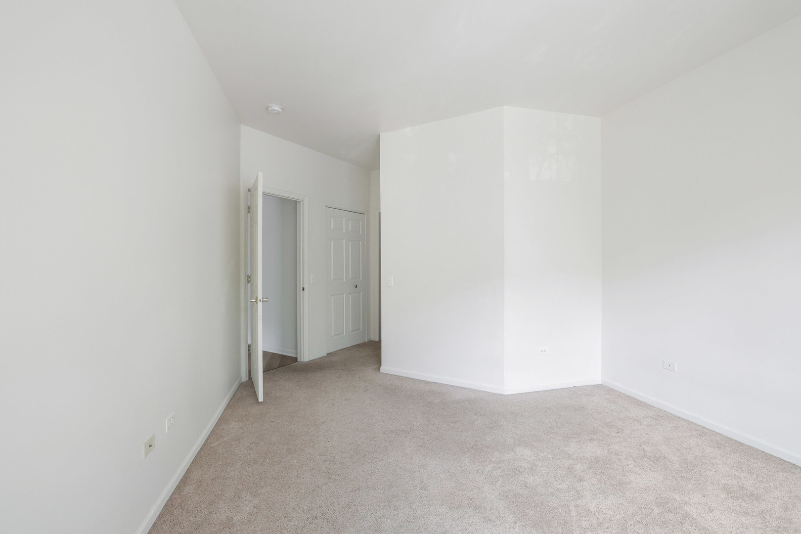3317 Stratford Court #2E, Lake Bluff, IL 60044