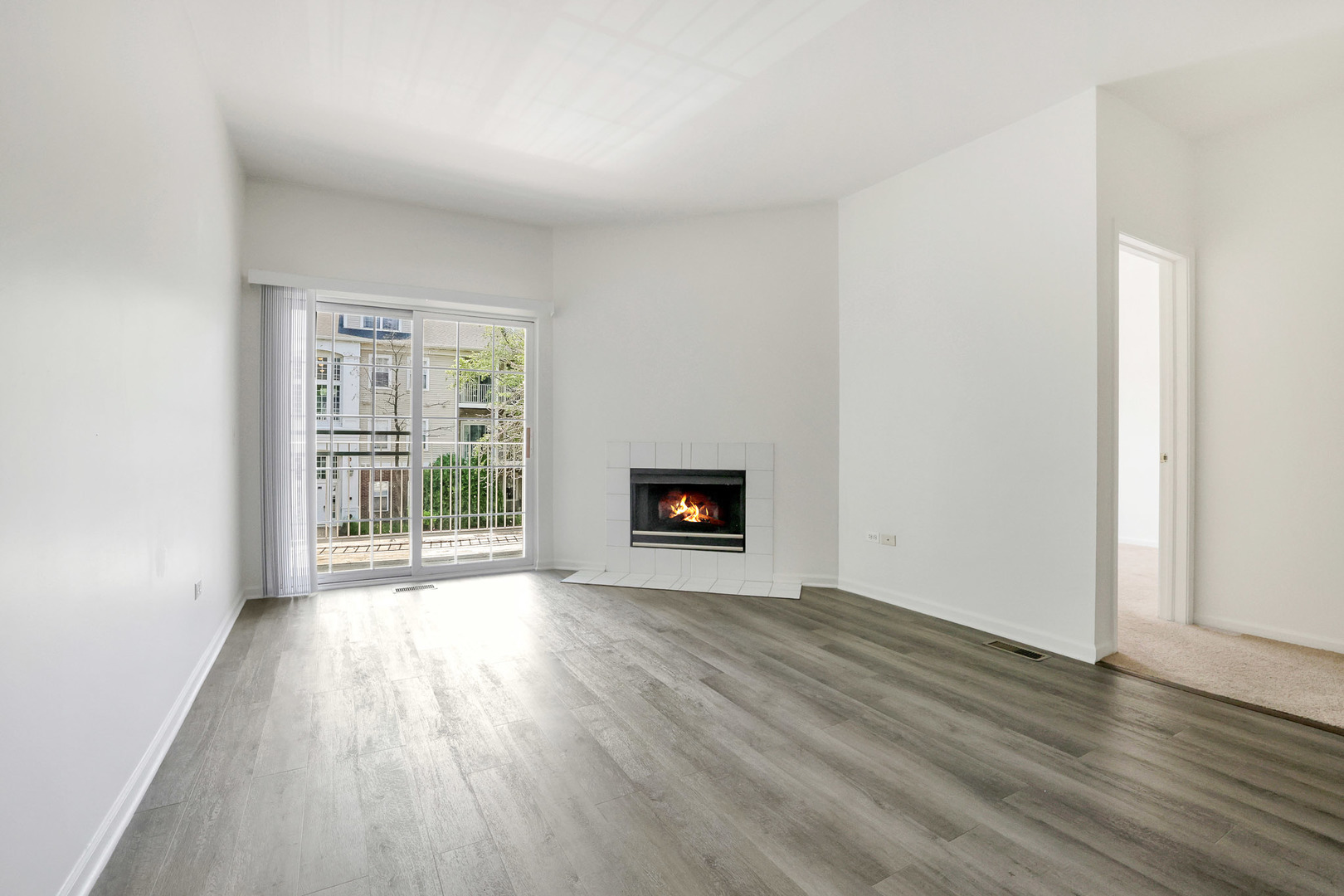 3317 Stratford Court #2E, Lake Bluff, IL 60044