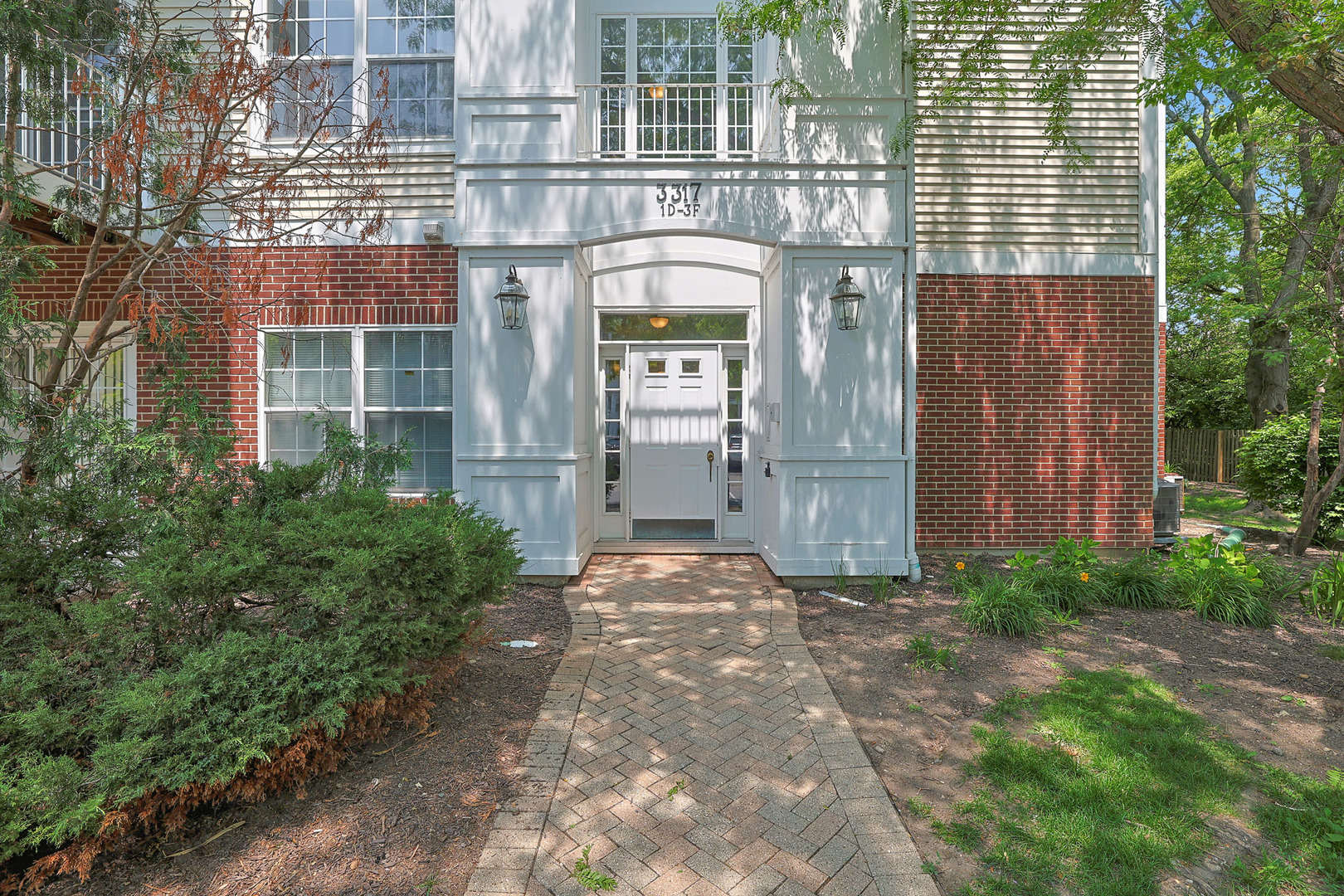 3317 Stratford Court #2E, Lake Bluff, IL 60044