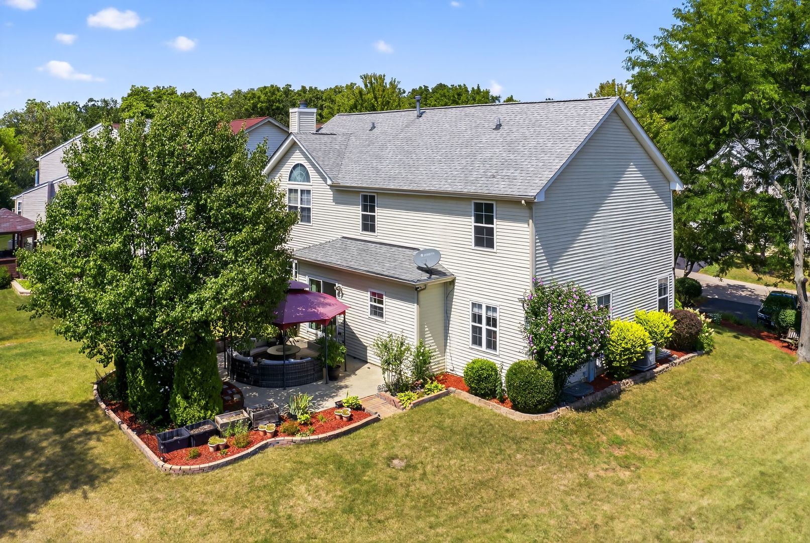 457 N Crooked Lake Lane, Lindenhurst, IL 60046