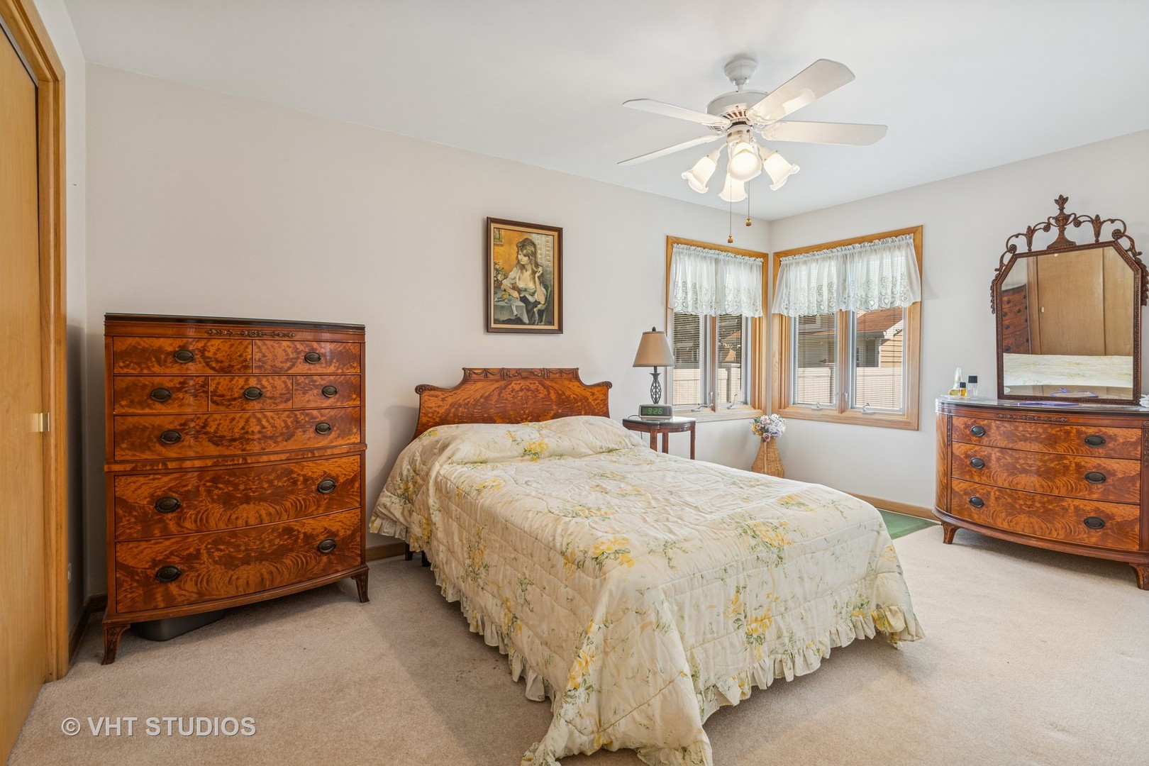 4445 N Forestview Avenue, Chicago, IL 60656