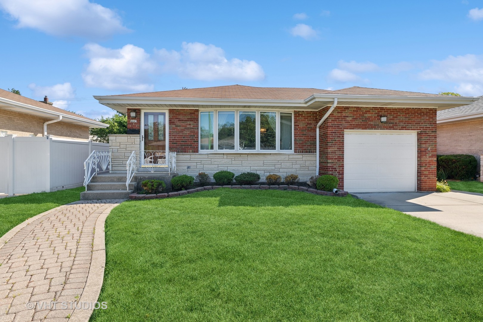 4445 N Forestview Avenue, Chicago, IL 60656